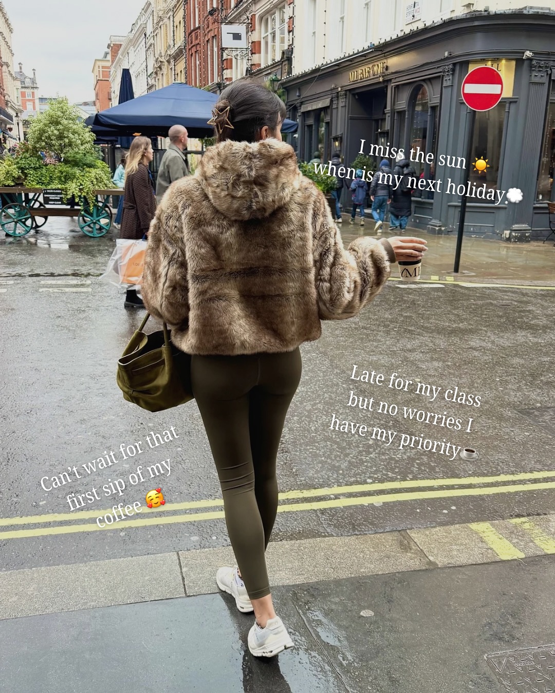 You, your latte, and the city❤️
#lunch #bagels #instayum #instavideo #instareel #instavid #mayfair #soho #picadillycircus #tourist #coffee #lunch #latteart #coffee #latte#instayummy #food #foodie #london #instagood #yummy #coffeelover #coffeetime