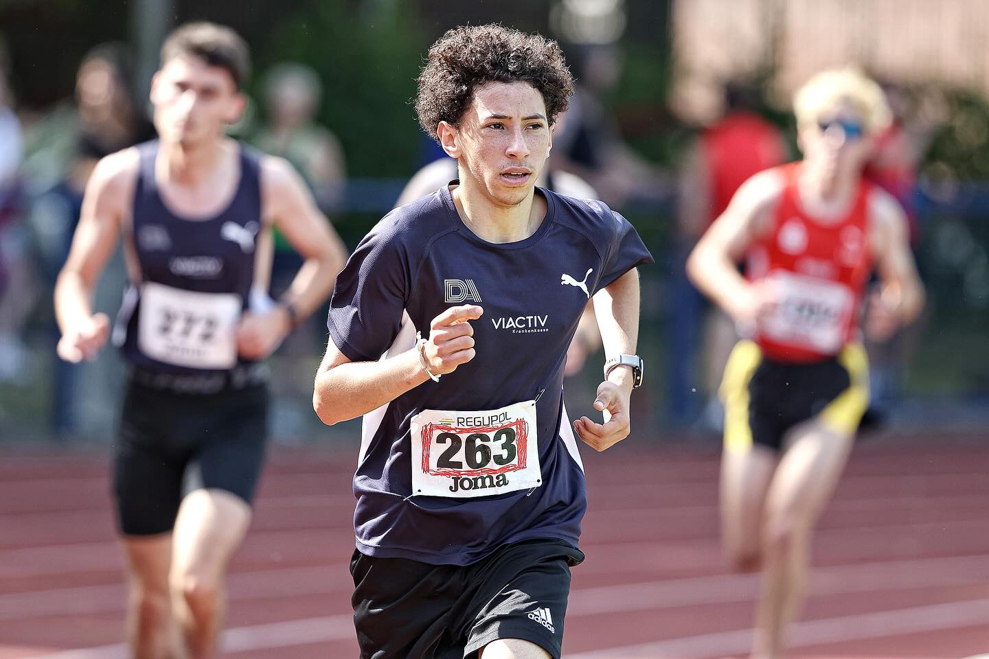 Nordrheinmeisterschaften 5km Straße – Refrath
Was für ein erfolgreicher Tag für unser Team! Starke Zeiten, packende Rennen und gleich mehrere Medaillen! 🥈🥇
Unsere Highlights:
🥈 MU18 Yahya Jaouhari Ouatam – 16:39 min
🥈 MU20 Nico Neumann – 17:46 min
🥇 Team MU18 – Yahya, Ayman & Milan
Weitere starke Ergebnisse:
4. Platz Männer Luca Gerke – 16:10 min
4. Platz Frauen Denise Vogt – 18:10 min
7. Platz MU18 Ayman Jadir – 18:37 min
8. Platz MU18 Milan Widder – 18:53 min
Teamleistung:
4. Platz Männer – Luca, Yahya & Nico
Ein grandioser Auftritt mit viel Herz, Tempo und Teamgeist! 🥳
#Nordrheinmeisterschaften #Refrath #Leichtathletik #5km #TeamSpirit #RunningTeam #Medaillenregen #RoadRace
#fasterhigherfurthertogether