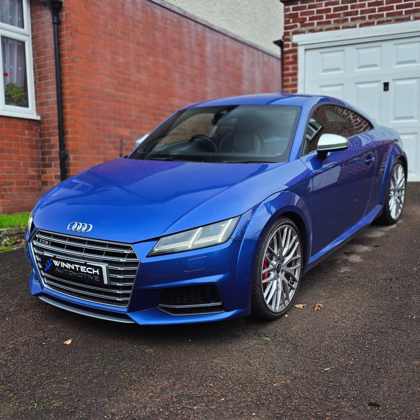🔹🔷 Audi TTS Upgrades 🔷🔹
Another stunner! Now upgraded with a reversing camera coded into the Audi systems to enable the image to display on the virtual cockpit automatically when reverse gear is engaged. Moving guidelines help show the trajectory while the fixed blue box helps line up with parking spaces.
We also added Audi Smartphone Interface (ASI) to this TTS so the customer now has Apple CarPlay and Android Auto on their virtual cockpit too. A wired-to-wireless USB adaptor was provided so they don't even need to plug their device in to access CarPlay/Android Auto. Slick 👌🏻
🌐 www.winntech.co.uk
📧 info@winntech.co.uk
☎️ 07916-225476 Call/Text/WhatsApp
#WinntechAutomotive #auditts #audiretrofit #audismartphoneinterface #WeComeToYou #reversingcamera #applecarplay #androidauto #wirelessapplecarplay