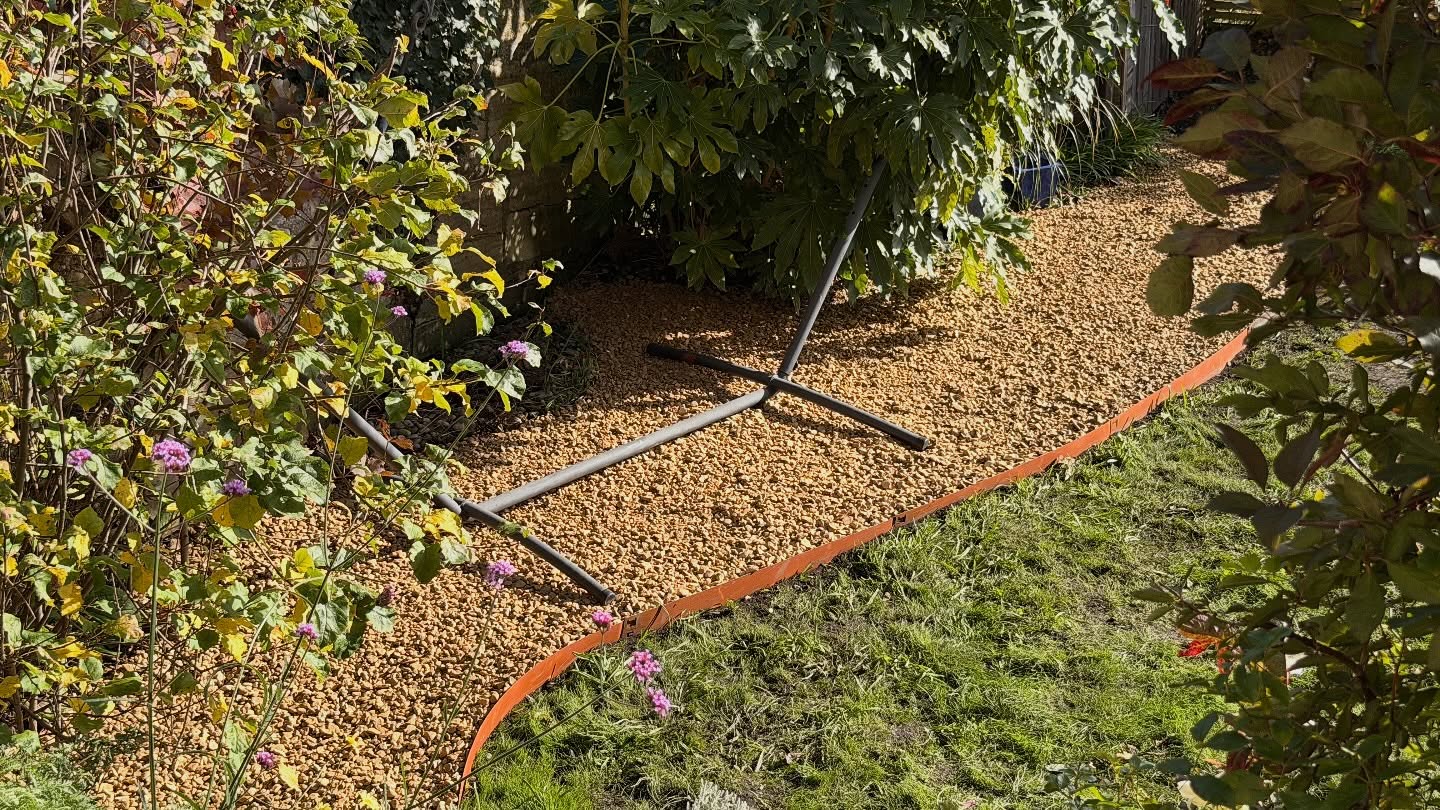 🌿 Saturday Job Transformation! 🌿
Check out the before — swipe left, it’s the last picture! 👈
This lovely little job was all about giving the area a fresh, tidy look while making it easier to maintain. We started by clearing out all the weeds and prepping the ground, then levelled it off before putting in the EverEdge decorative edging. Once that was in, we laid down the membrane and finished it off beautifully with Cotswold chippings for a clean, bright finish.
Had to get it done quick but effective before the big rain came ☔️ — but the results speak for themselves! A low-maintenance, smart-looking space that really lifts the garden.
We’ll be back next year to sort out the grass and complete the full transformation 🌱
#Landscaping #GardenEdging #BeforeAndAfter #EverEdge #CotswoldChippings #GardenMakeover #WeekendWork #LowMaintenanceGarden #Transformation #GardeningLife