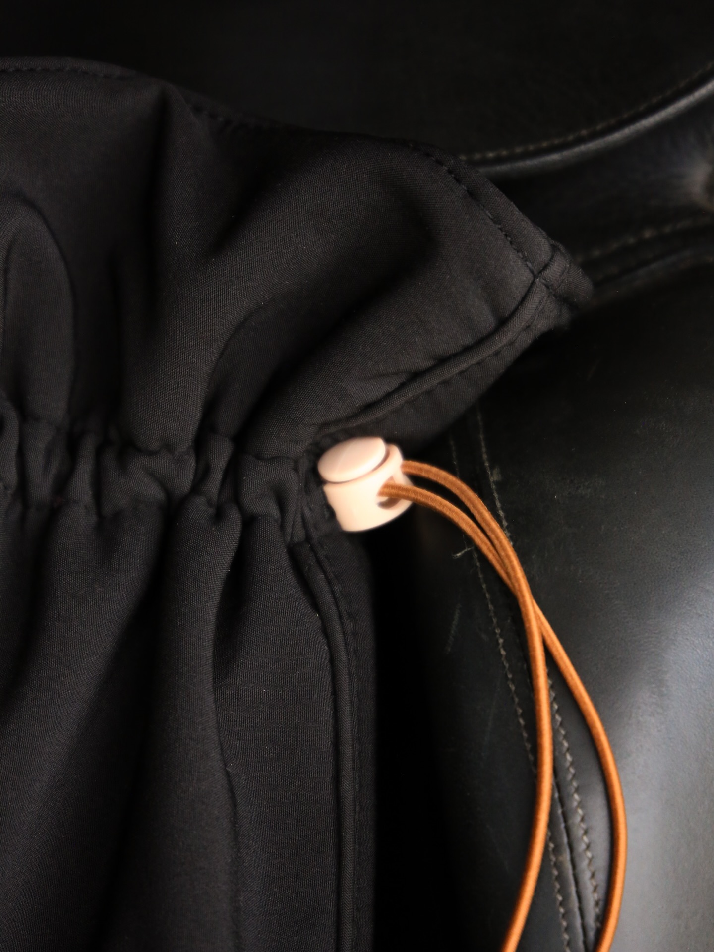 Slide, cinch, done. ✨
Designed to protect your saddle, our Stirrup Guards slip over in seconds & fasten with a drawstring for the perfect fit - effortless function that still looks refined
Available now online at Reine Atelier 🥂