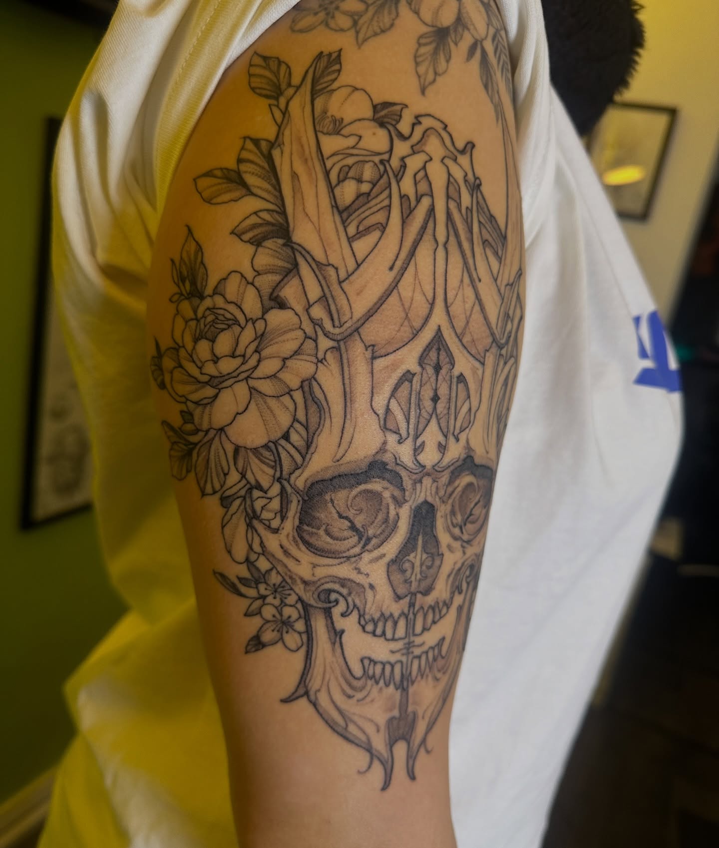 Late Night Shot 💀🌺
⠀
#skullroxx #skullroxxstudios #tattoodüsseldorf