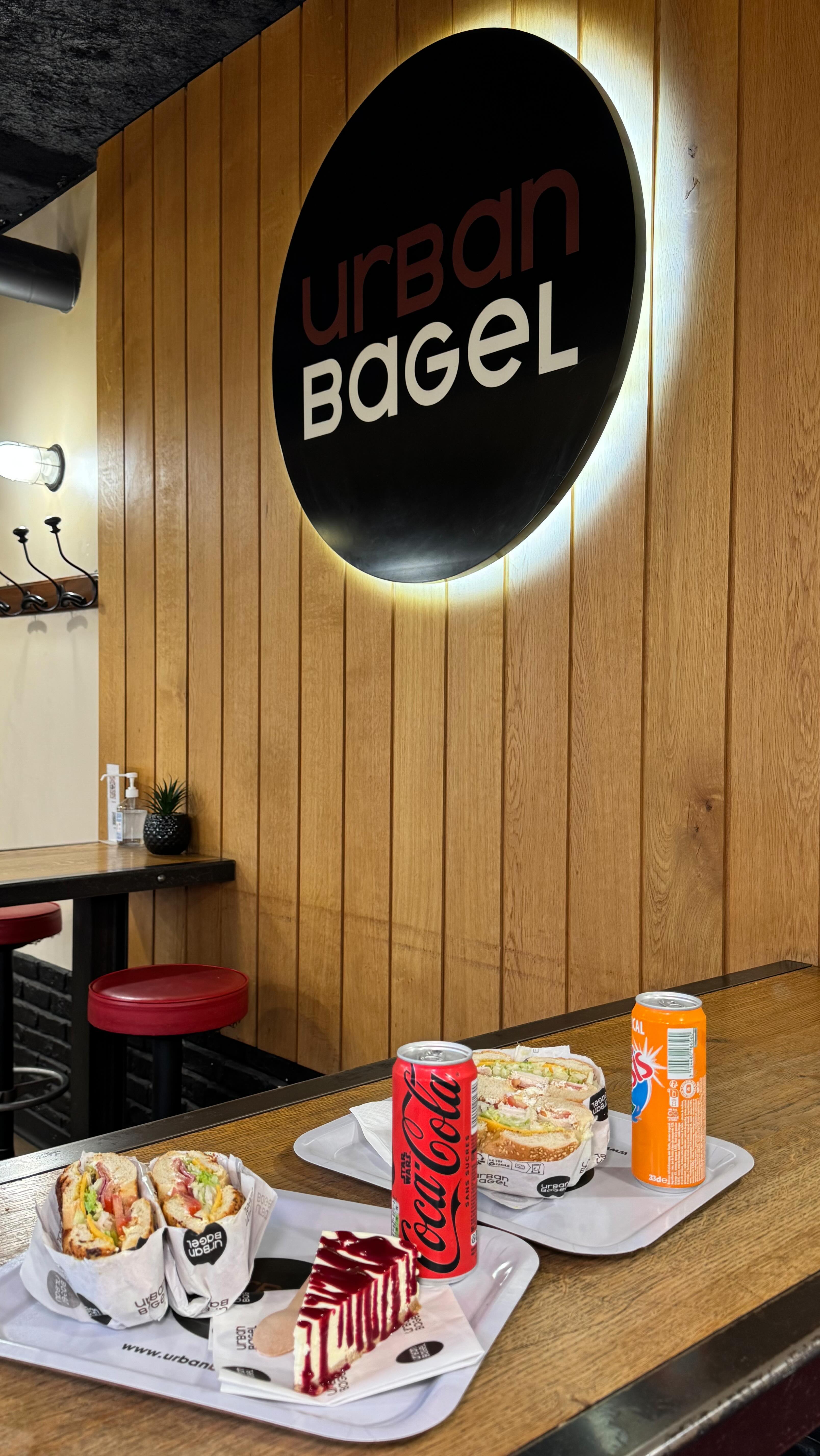 ASMR – Le Bagel Pastrami Gourmand signé Urban Bagel 🥯
Du pain artisanal qui croustille, du pastrami fondant, une sauce maison qui fait toute la différence…
Fermez les yeux, écoutez, et laissez-vous tenter par la perfection du bagel 😋✨
📍 Urban Bagel – 21 Rue Maurice Bokanowski, 92600 Asnières-sur-Seine #asmr #bagels #urbanbagel #restaurant #parisfood #sandwich