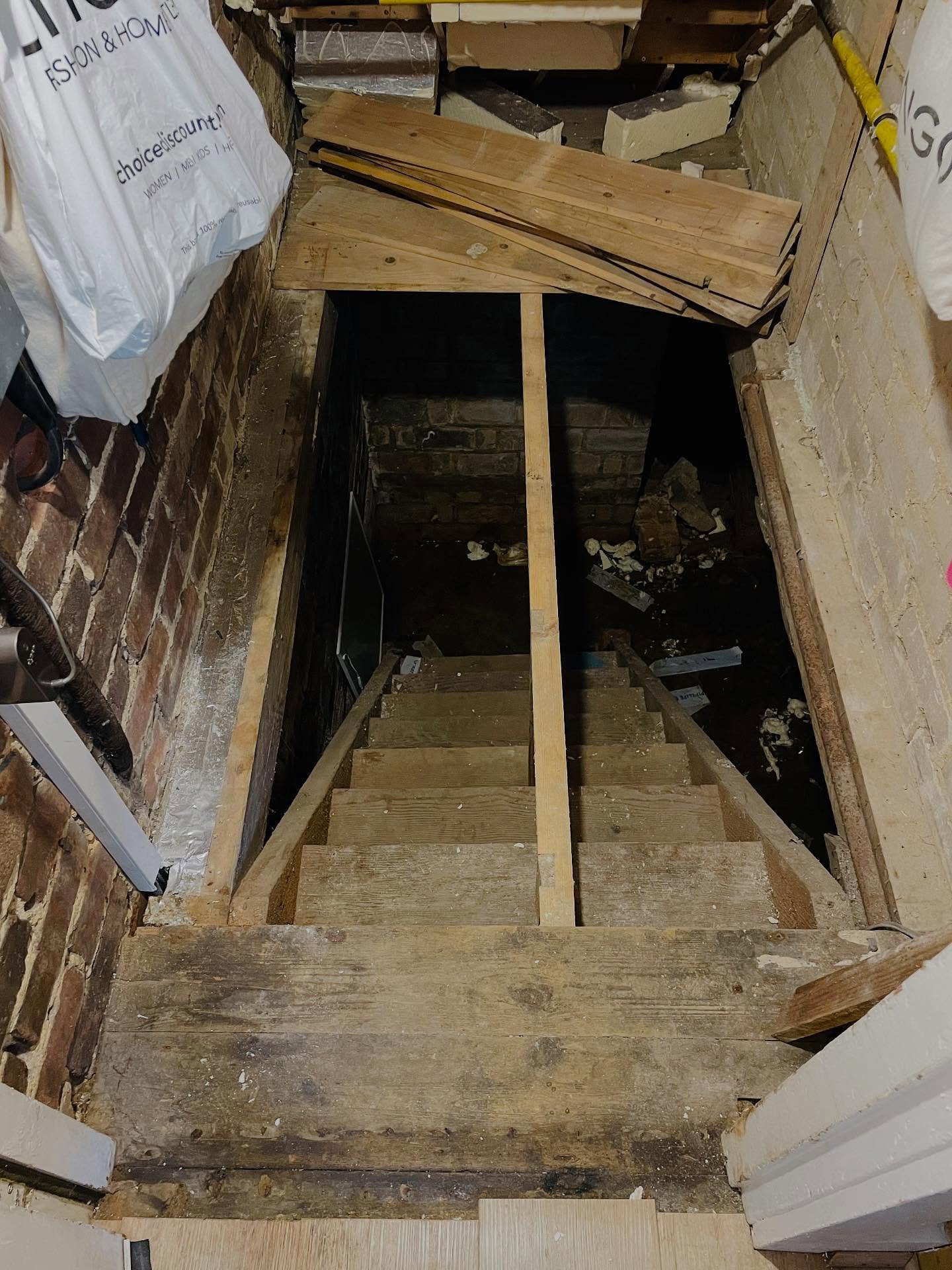 🏡 Off to Wickenden Road, Sevenoaks today for a survey.
This is now my 3rd job on this road, how nice is that...... I know it rather well now 😃!
Project:
➡️ loft conversion
➡️ side and rear extension
➡️ space planning
I even had a spooky cellar to measure .....and so close to Halloween 🎃 👻!
#sevenoaks #wickendenroad
#kent
#architecture
#design
#sideextension
#singlestoreyextension
#loftconversions
#spaceplanning
#architecturaldrawings
#architecturaldesign
#architecturaldrawings
#architecturaldesign #survey #spaceplanning