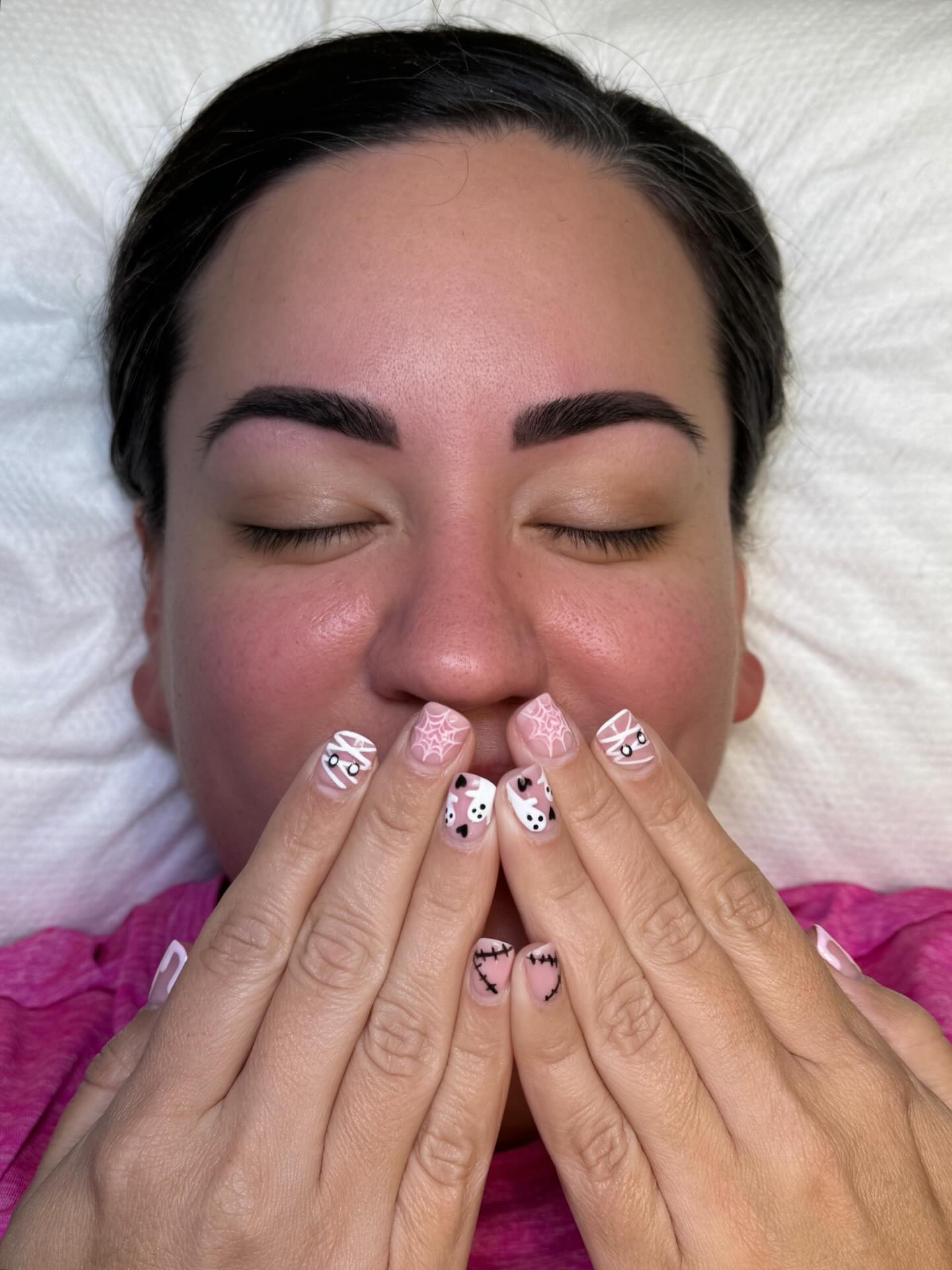 Forget witches, perfect brows are real magic 🪄Nashville appointments open next week, boo-tifuls… come see me if you dare 👻 11/5-11/7
NEWSLETTER SUBSCRIBERS: 👀 your inbox tomorrow for the biggest surprise of the season! Sign up at www.KaraSanchez.com today if you want to be included!
