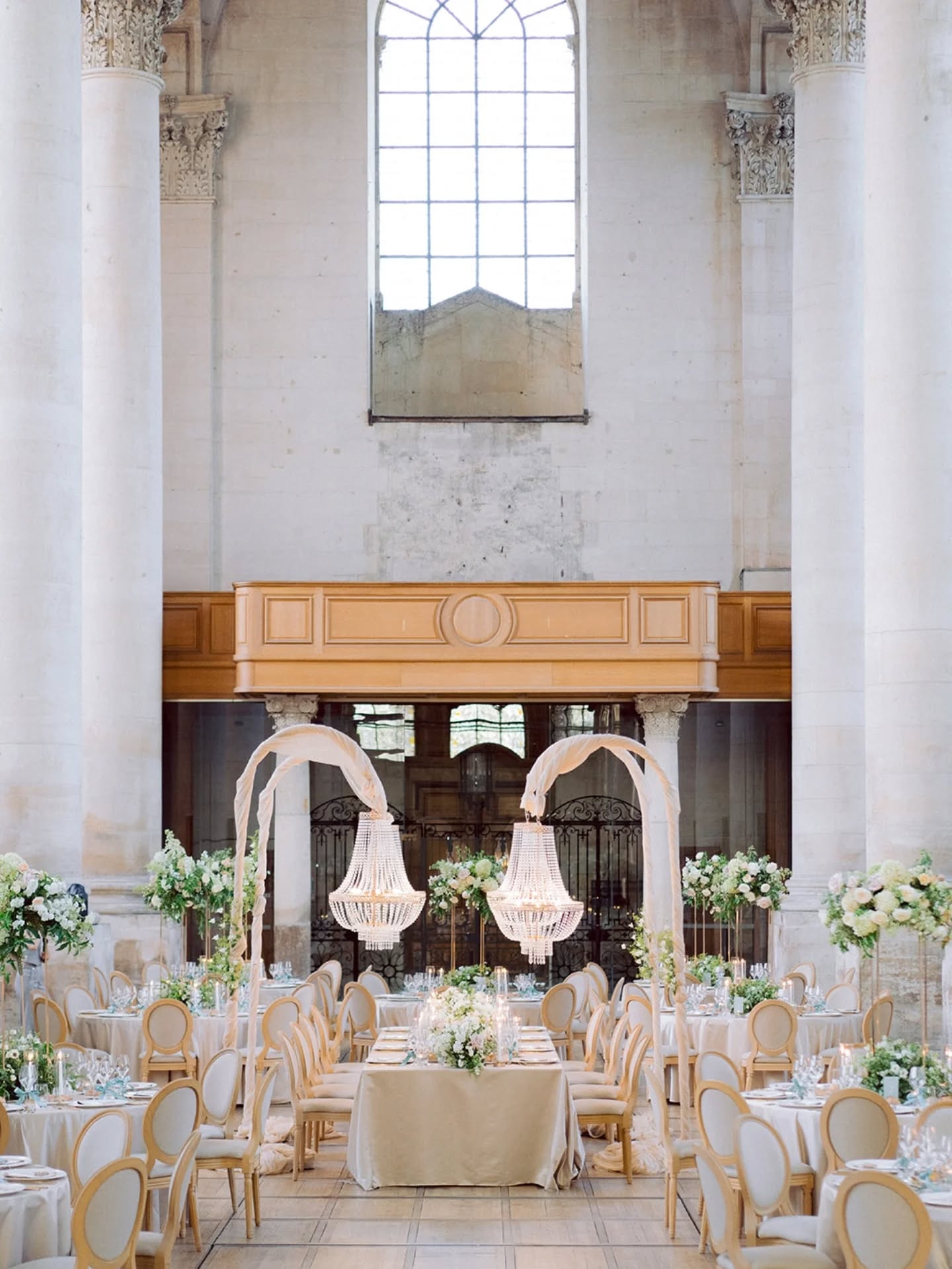The beautiful wedding of Cynthia and Yoan at the Abbaye des Prémontrés, one of my favorite French venues (even though climbing 1746 times those two-hundred-steps-stairs while being 6-months pregnant is not my best memory of the day.) It was definitely worth it though considering the amazing light you get on the upper floors.
Shout out to the amazing professionals (who also climbed the stairs) and made this beautiful scenery happen:
Bride @cynthiarerolle
Wedding planning @cassandra_weddingplanner
Venue @abbayepremontres
Wedding & floral design @justeuneevidence
Culinary Creation @marcotulliomariage
Main photographer @manon.drouard.photographie
Second photographer @eno.pht
Videographer @audric.odrian.filmmaker
Stationery @hellonins.insta
DJ @greg_armano
Make Up Artist @lauramakeup_metz
Pyrotechnician @embrasia_fireworks
Officiant @entoutlientoutbonheur
Cake Designer @adopteuncake
Guest gifts @marinette_biscuitsbavards
Photobooth @martialbelsphotographie
Dress @nocesdecristalnancy
Shoes @jimmychoo
Costume @maison_siake
___
#frenchwedding #frenchweddingvenue #frenchweddingphotographer #weddingdecor #indoorwedding #weddingportrait #editorialwedding
