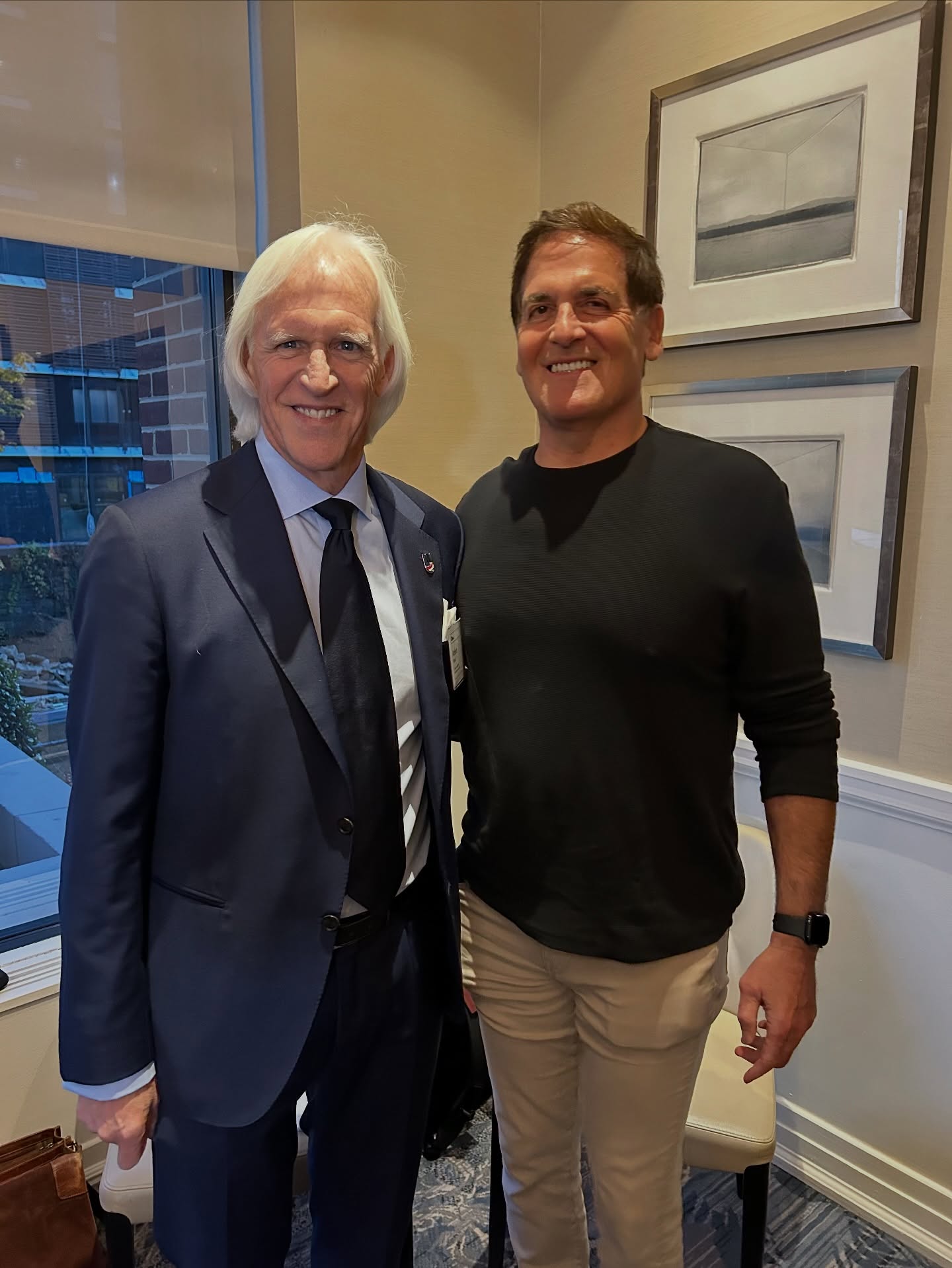 What a great evening at The Wall Street Journal Future of Health Forum in Washington last night! I was honored to represent the Monuments Men and Women Foundation (@monumentsmenandwomenfnd), as a guest of Philips (@philips), as they announced their support and participation in our Forever Promise Project.
It was also a pleasure to meet Mark Cuban (@mcuban) and hear about his leadership in lowering drug prices for all Americans. It was a wonderful night celebrating innovation, collaboration, and Philips’ continued commitment to remembering and honoring our veterans.