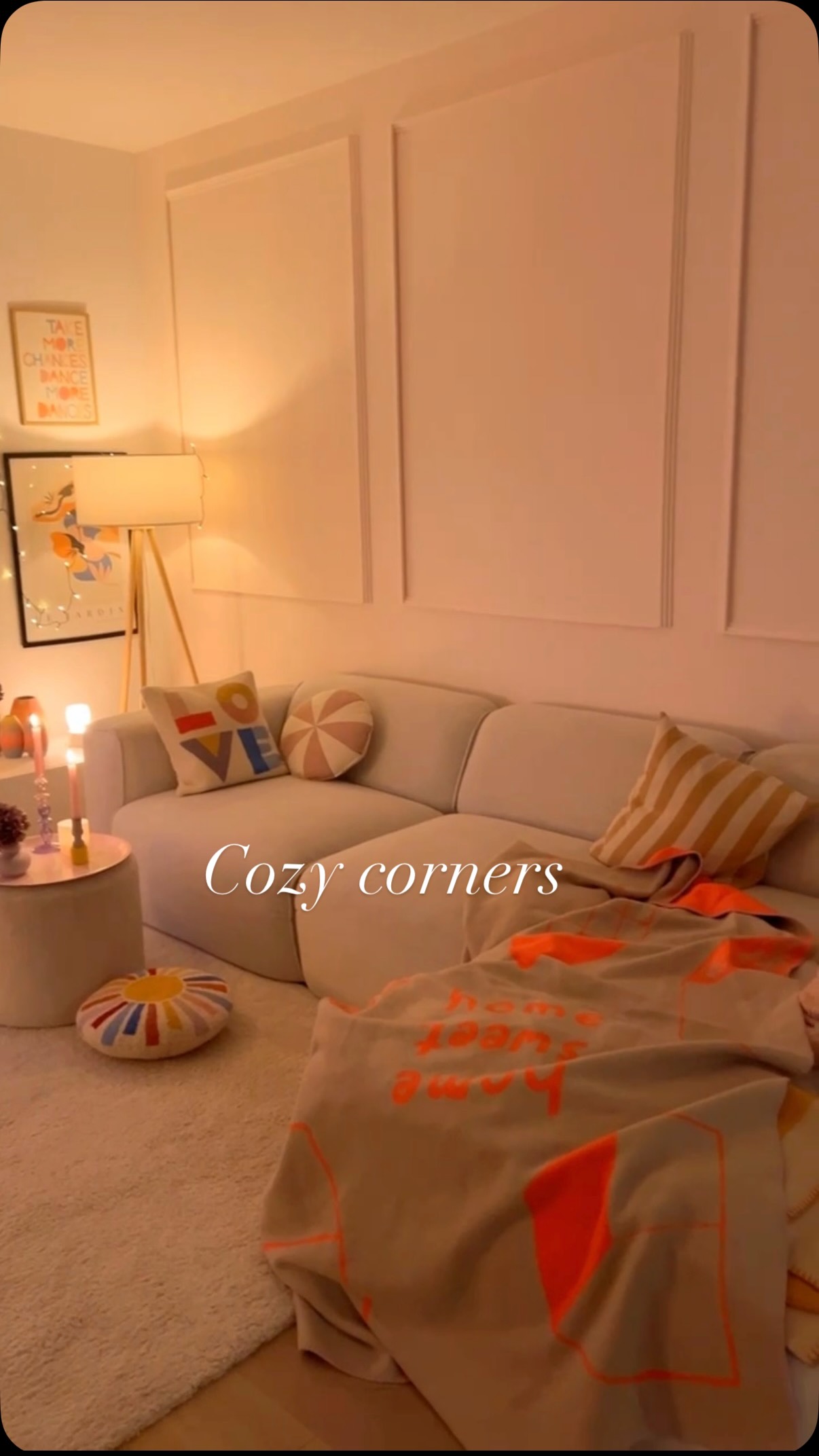 Hello am Montag ihr Lieben🤍
Kommt gut in die neue Woche🤗
#interiør #colorfulhome #interiordesign #interior123 #cornerofmyhome #schönerwohnen #livingroom #myhome #colorful #cozyhomedecor #gemütlicheszuhause #interior #myhome #myhomestyle