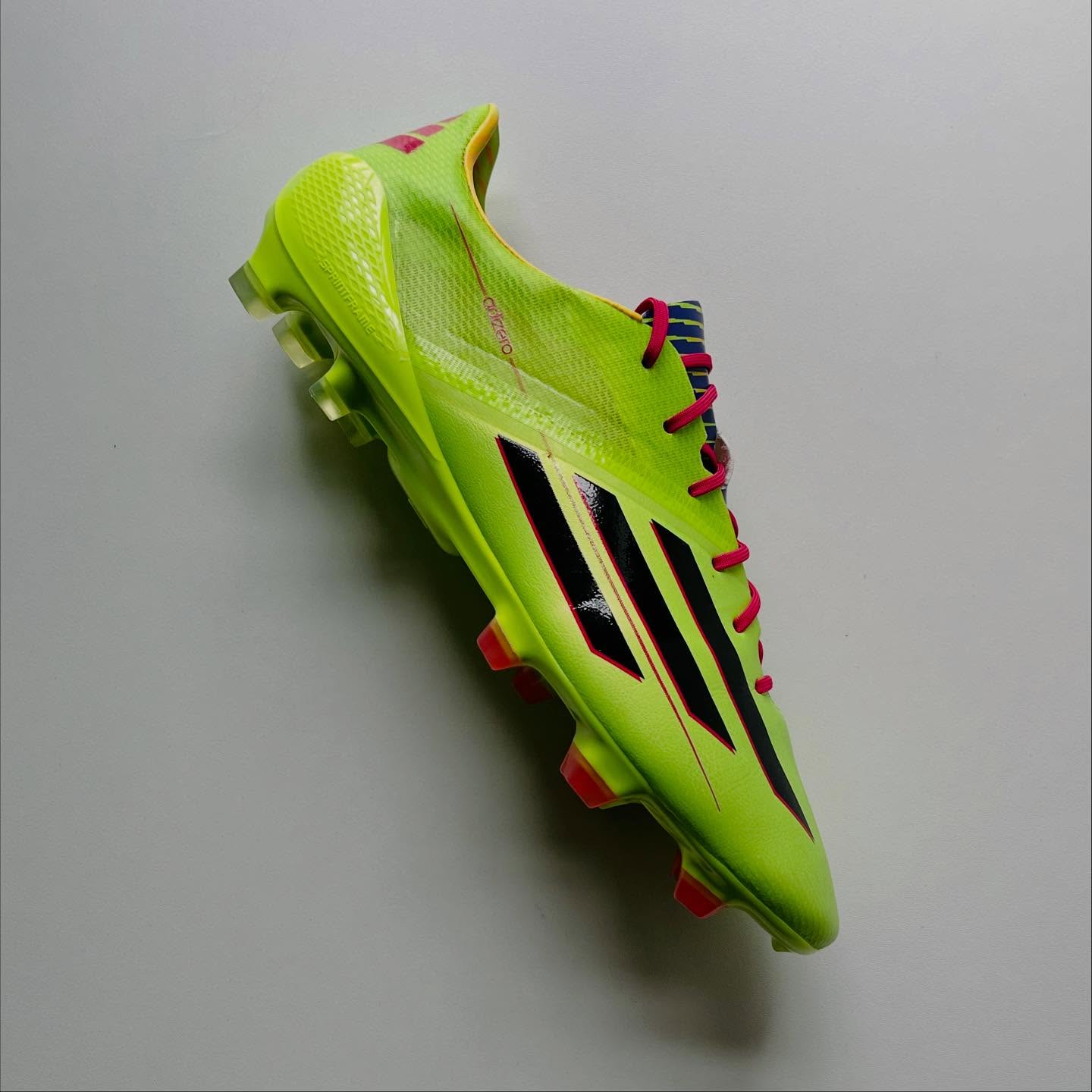 Celebrate Bonfire Night in boots that burst like fireworks.
The adidas F50 Adizero FG – Solar Slime / Vivid Berry channels the spark, the flare and the speed of Nov 5th. With acid-lime green hits and berry tones that pop under floodlights, this boot isn’t just fast — it’s an electric explosion of style.
Light up the pitch. Make your launch as bright as the fireworks.
Available now in size uk 8.5 at BootsFinder.
#BonfireNight #F50Adizero #RareBoots #adidasFootball #BootCollector