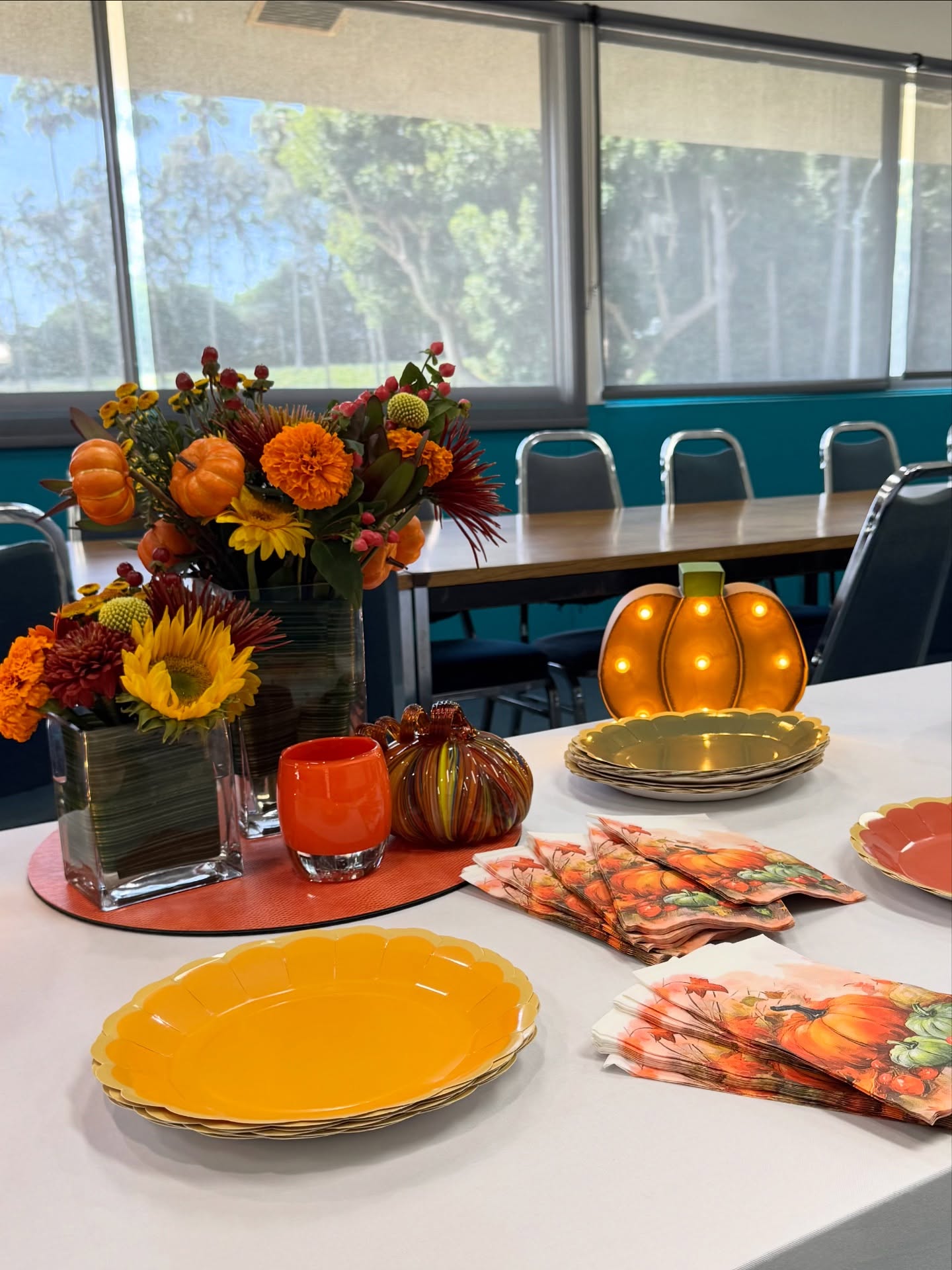 Autumn in full bloom 🍂
Our Hospitality Committee created a gorgeous fall tablescape, complete with glowing pumpkins and floral centerpieces setting the perfect tone for our October General Meeting. 🌻✨
This month’s guest speaker, Carrie Reynolds, a Naples native and PR professional, who now serves as Publicity Chair for the South Pasadena Tournament of Roses Committee gave us a fascinating behind-the-scenes look at the Rose Parade. 🌹
We learned that South Pasadena’s float is one of only six self-built floats in the parade, a 14-month community project powered entirely by volunteers, creativity, and hundreds of thousands of flowers! ✨
Carrie shared fun details like how each petal is applied by hand and how natural materials such as seeds, bark, and dried blooms are used to bring every whimsical design to life. 🌼 @sprosefloat
From roses to camaraderie, our October meeting had it all, community, inspiration, and the joy of gathering together. 🧡
A heartfelt thank-you to our Hospitality Committee for the warm fall décor and to Valerie Rich for the stunning arrangements that made the room glow. 🍁