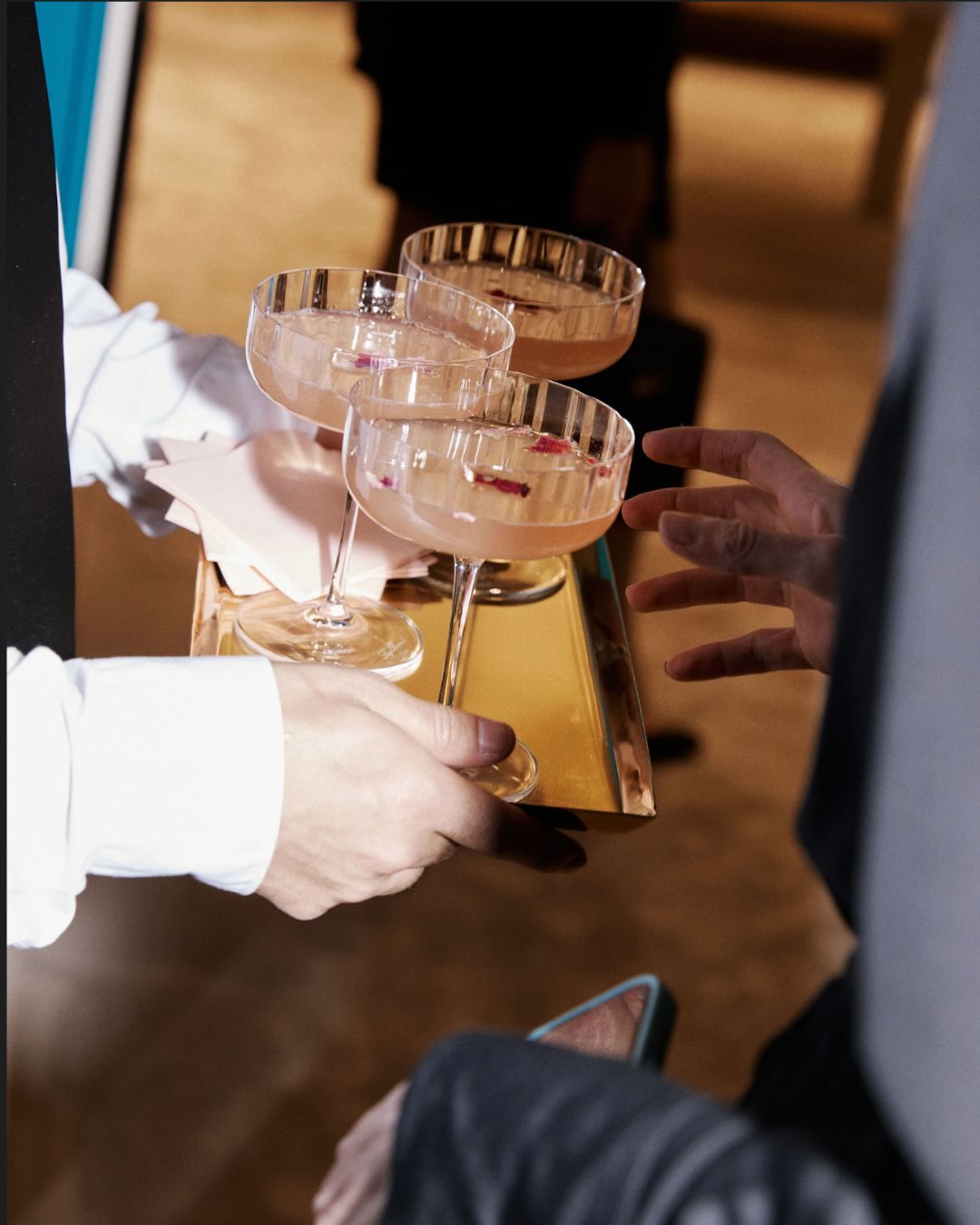 Another fabulous night with @manoloblahnik ! @wildeirishgin served delicious Wilde ‘75s @emmyrockefeller Shoes for a Cure Breast Cancer Awareness month event. We 💜sipping and shopping for a good cause!
📸 @_brettwarren_