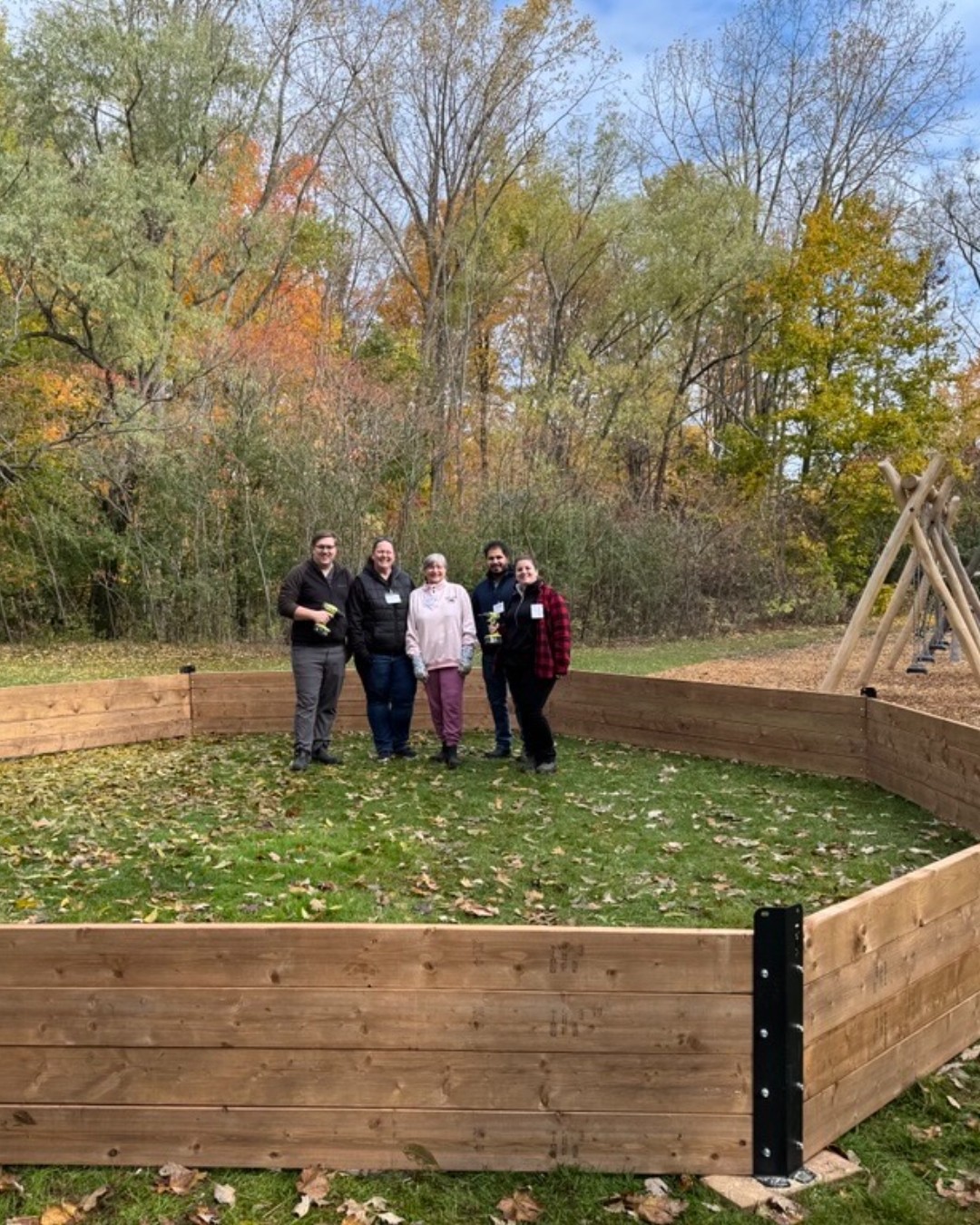 A huge thank you to the amazing team at Enbridge for rolling up their sleeves and helping us build a Gaga pit, and to both Enbridge and Home Depot for their generous support in making this dream a reality for the kids at our Children's Mental Health Centre. 🏃♂️💜
Gaga Ball, a fast-paced, lower-impact twist on dodgeball, is played in a large octagonal pit and has quickly become a favorite among kids for its fun and inclusive gameplay.
@enbridge @homedepotcanada
#CommunitySupport #MentalHealthMatters