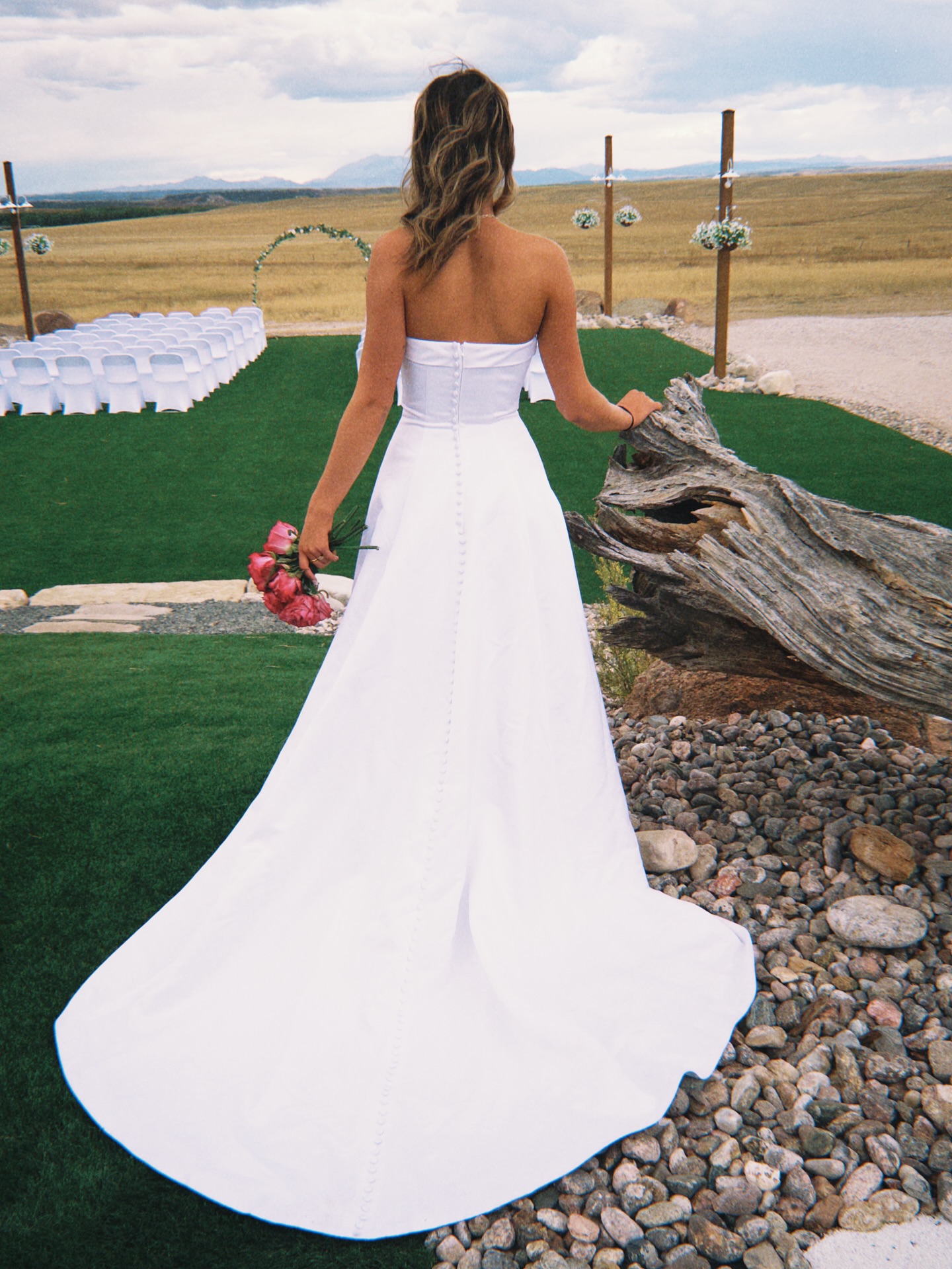 The finishing touches are coming to life ✨
Our new light posts and hanging blooms now frame the ceremony lawn — creating the perfect backdrop for vows, photos, and sunset celebrations.
📍 Glendo State Park, WY www.wavesofwyomingweddingsandevents.com
#WavesOfWyoming #WyomingWeddings #DestinationWithoutTheDistance #AirbnbWedding
#AirbnbWeddingVenue
#AirbnbEventSpace
#UniqueWeddingVenue
#StayAndSayIDo
#LodgingAndLove
#WeddingWeekendVibes
#WeddingVenueGoals
#ModernWeddingVenue
#LuxuryAirbnbStay
#WeddingWithAView