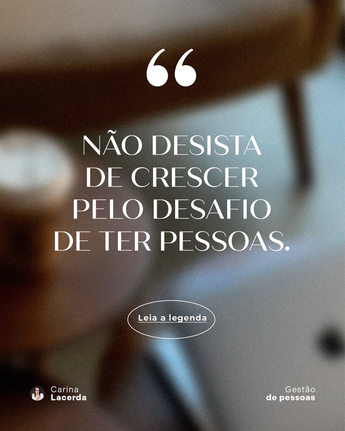 Crescer é o desejo de toda empresa, mas poucos falam sobre o quanto crescer exige maturidade na gestão de pessoas.
À medida que o time aumenta, surgem ruídos de comunicação, sobrecarga nas lideranças e queda no engajamento.
E o que era para ser um avanço, vira um ponto de estagnação.
O problema não está nas pessoas, está na falta de estrutura para desenvolvê-las.
Sem processos claros, liderança preparada e cultura bem definida, o crescimento não se sustenta.
Um time engajado, bem orientado e com propósito é o maior diferencial competitivo que uma empresa pode ter.
É ele que traduz estratégia em execução, propósito em resultado, visão em realidade.
Por isso, antes de desacelerar, reflita:
O que falta para o seu time sustentar o crescimento que o seu negócio deseja alcançar?
Sua liderança está preparada para guiar pessoas nesse processo?