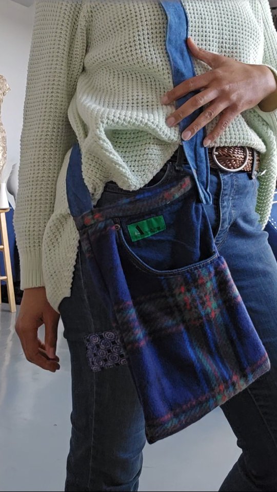 We're about a week and a half away! Grab your seat and join our pocket bag workshop.
Bring a pair of old pants or jeans and we'll supply the rest! A fun fall activity for all.
Register using the link in bio. See you there!
#repurposingproject #circularfashion
#pocketbag #amalinecollections
#workshops