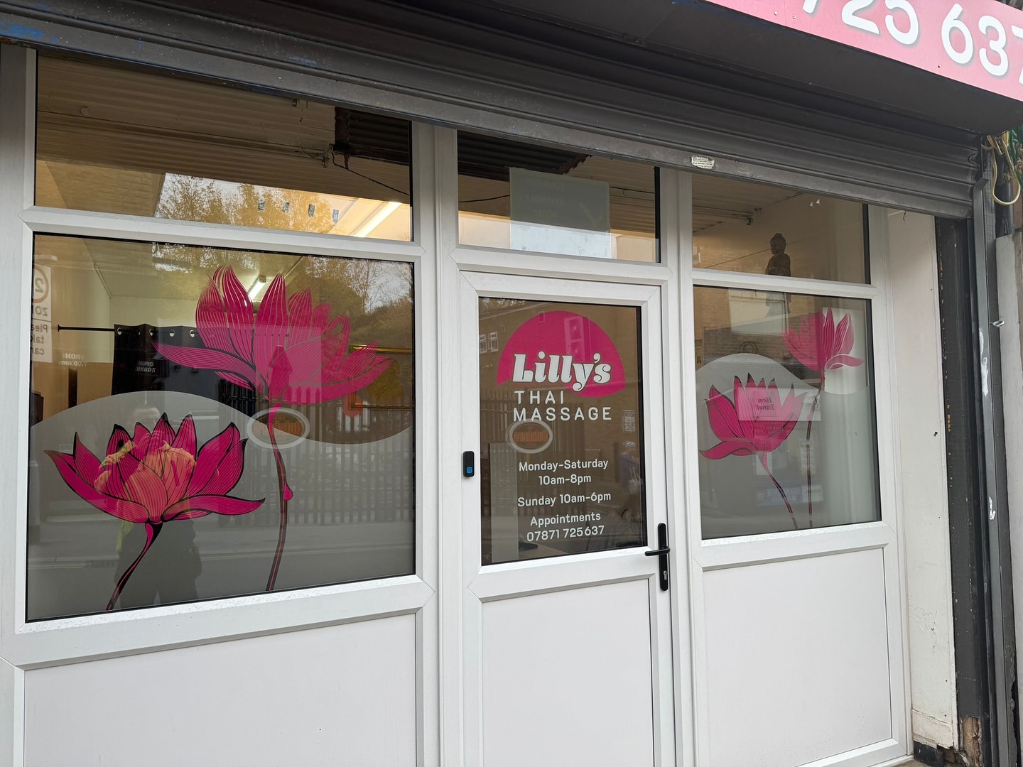 Gorgeous new bespoke vinyl window stickers for my lovely client @lillysthaimassage installed by @visualgroupuk cheers guys! #graphicdesign #supportsmallbusiness