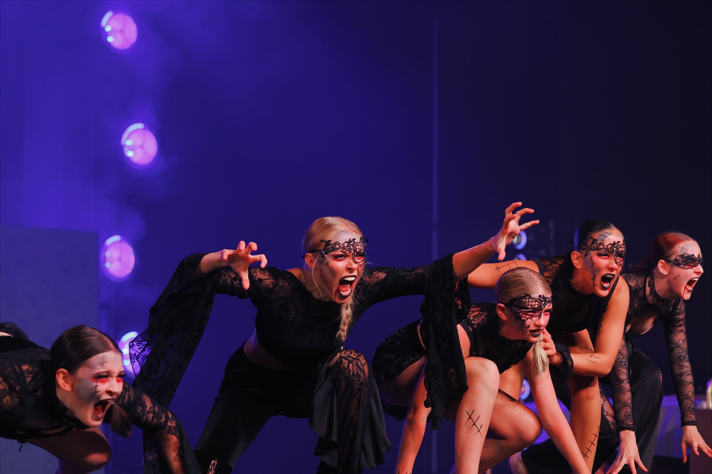 rule no. 1: have a happy halloween💀
(p.s DON’T leave the halloween party)