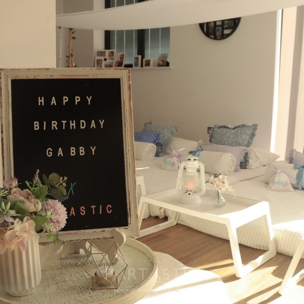 Happy Birthday!
🩵🩵 🩵
.
.
.
#sleepovers #sleepoverparty #teepeeparty #sleepoverideas #kidspartyideas #eventplanner #kidssleepover #surreymummy #surreyeventplanner #sleepovertents #sleepoverpartytents #teepeehire #sleepoverpartyhire #sleepoverteepee #sleepoversurrey #