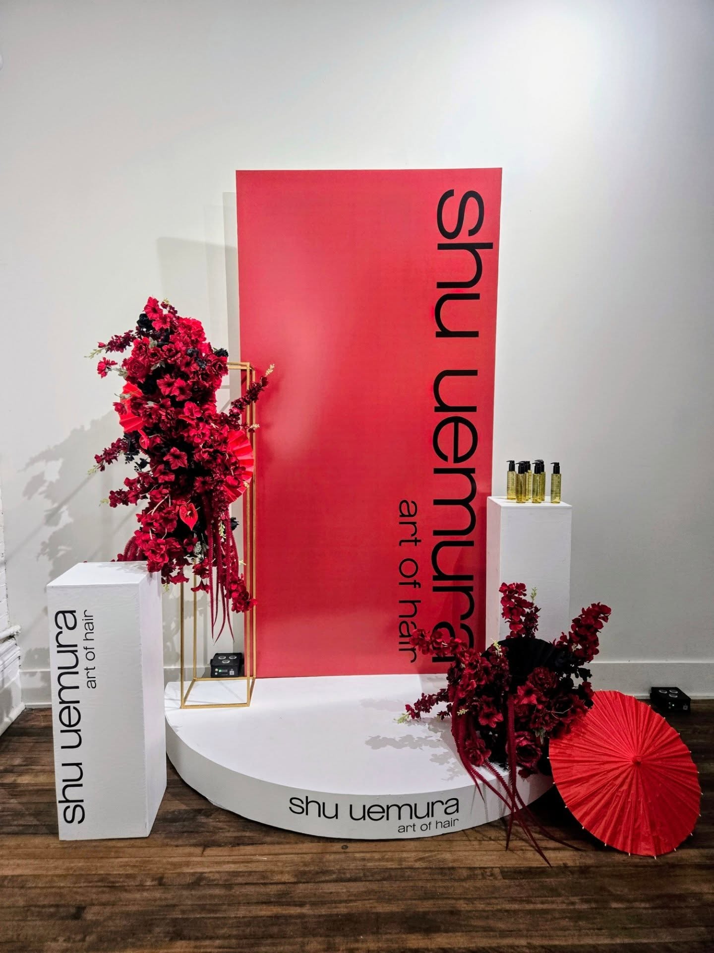 The Art of Hair meets the Art of Décor 🫱🏽🫲🏾
Thank you @loreal.canada 🫶🏾
Florals : @decorandmoremtl 💐
#shu #shuuemura #theartofhair #masterclass #eventdécor #glitzetglamor #japaneseinspired