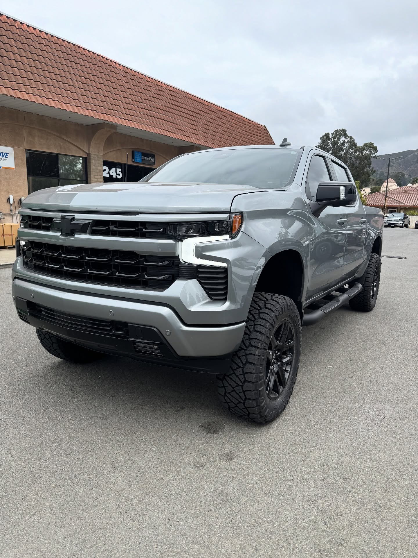 PTS Built
2025 Chevy 1500
6” Cognito Lift Kit w/ Elka Shocks
1.5” Bora Hub Centric Wheel Spacers
35” Nitto Ridge Grapplers
Definitely a clean look that is OEM+
DM us to get your ride looking right!
#ptsbuilt #pts #precisiontruckspecialties #nitto #nittoridgegrappler #cognitosuspension #cognito #boraspacers