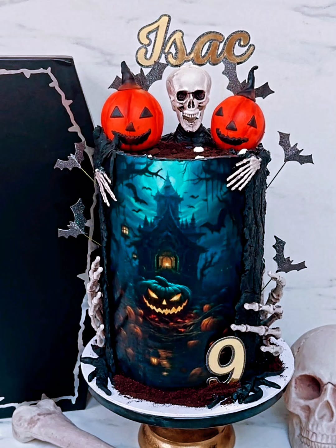 It's that time of the year again... 🎃🎃🎃🦇🦇🦇💀💀💀☠️☠️☠️☠️🤡🤡🤡👻👻👻 based on a bakesclub design. #halloween #halloweencake