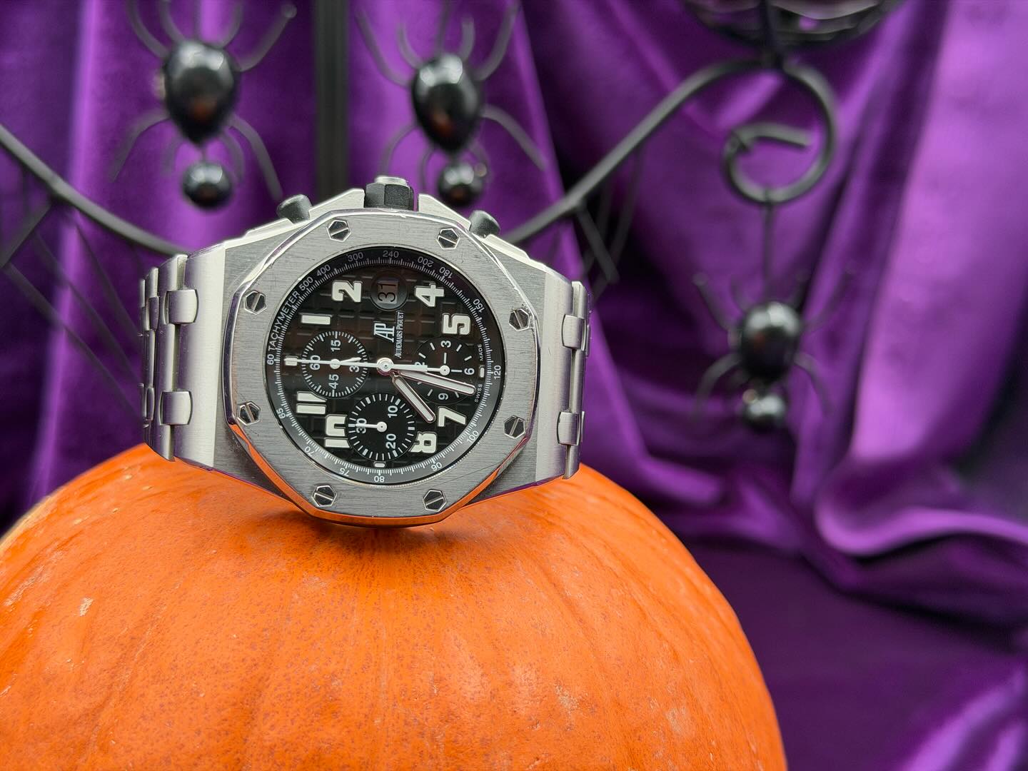 Trick or treat? This 26170ST with black dial on steel bracelet is definitely a treat. DM for availability.