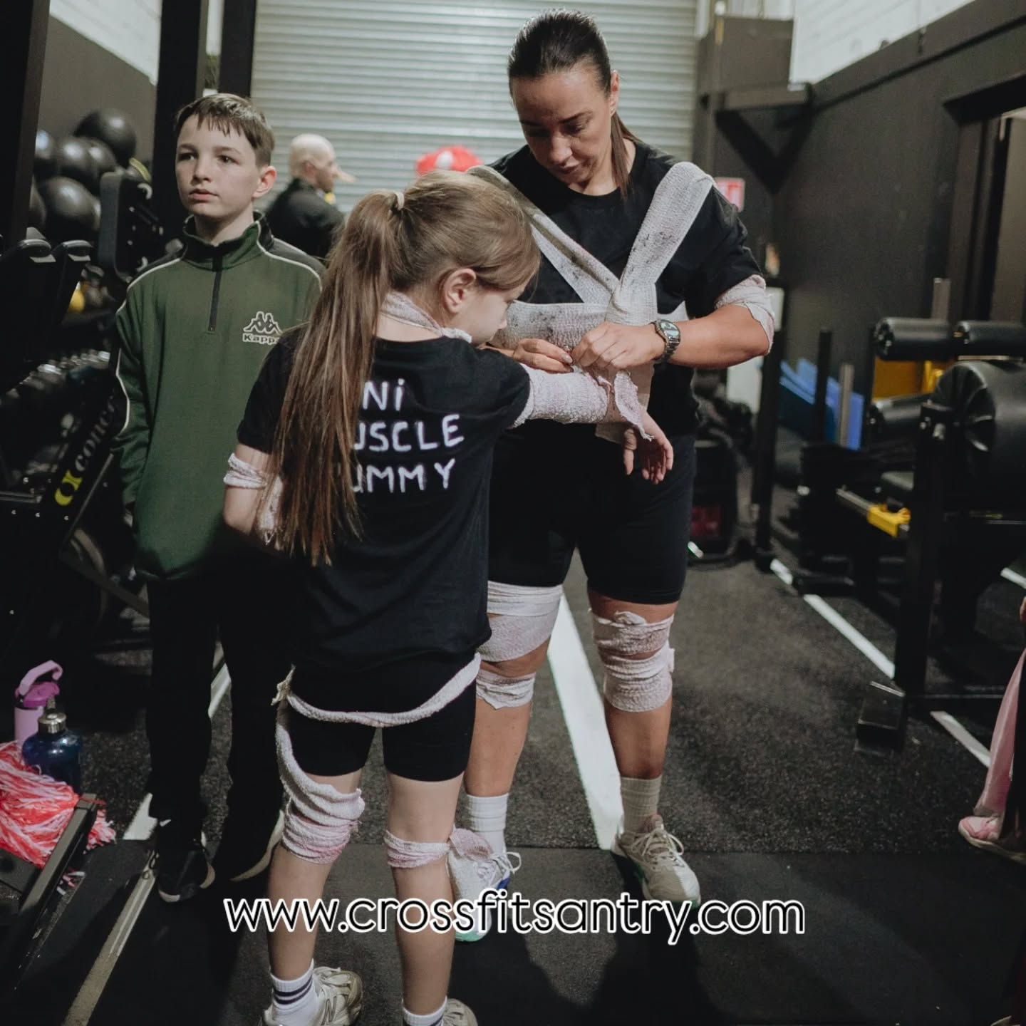 ♀️ MUSCLE MUMMY & MINI MUSCLE MUMMY 💁♀️
Two strong and inspiring females- one mama , one daughter 🤍
Can't see, can't be 🥹
Our gyms deliver real fun, real community & real coaching - always 🔥
______________________________________________
Want to try a Community Driven Gym?
Drop us a DM today with the words "FREE TRIAL" and we'll be in touch.
🔗 link in bio for website
🏡📍 CrossFit Santry, Unit 9c Santry Hall Industrial Estate, D09 X63C
🏡📍 CFD Tribe, Drumcondra, D03 RH36
#coach #thecoachinggym #crossfitcoach#Mammy #holoween #Monster #Mummy ##crossfitdublin #santry #Drumcondra