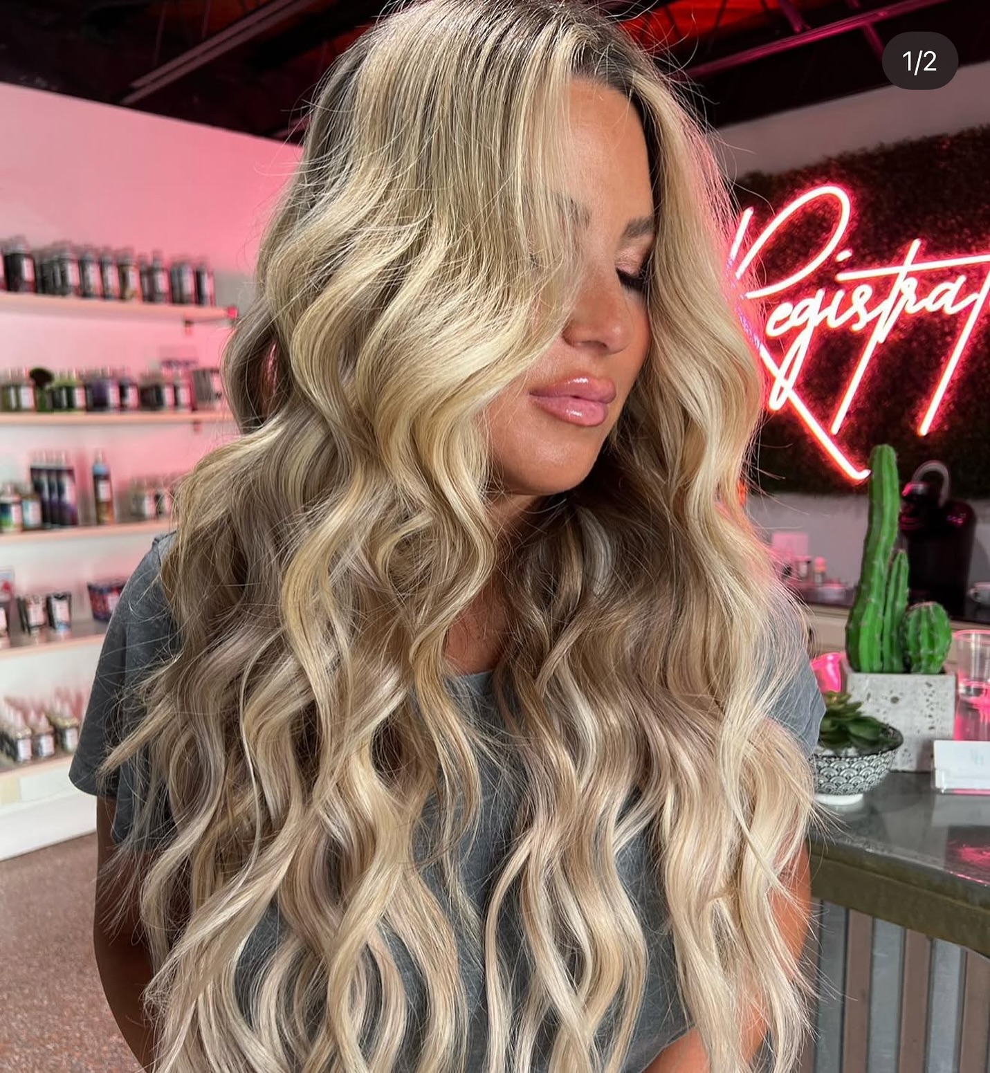 Holiday season is here and so is the perfect excuse to treat yourself to stunning hair extensions ask me how to achieve gorgeous holiday locks #holidays #thanksgiving #hair #beachhair #extensions