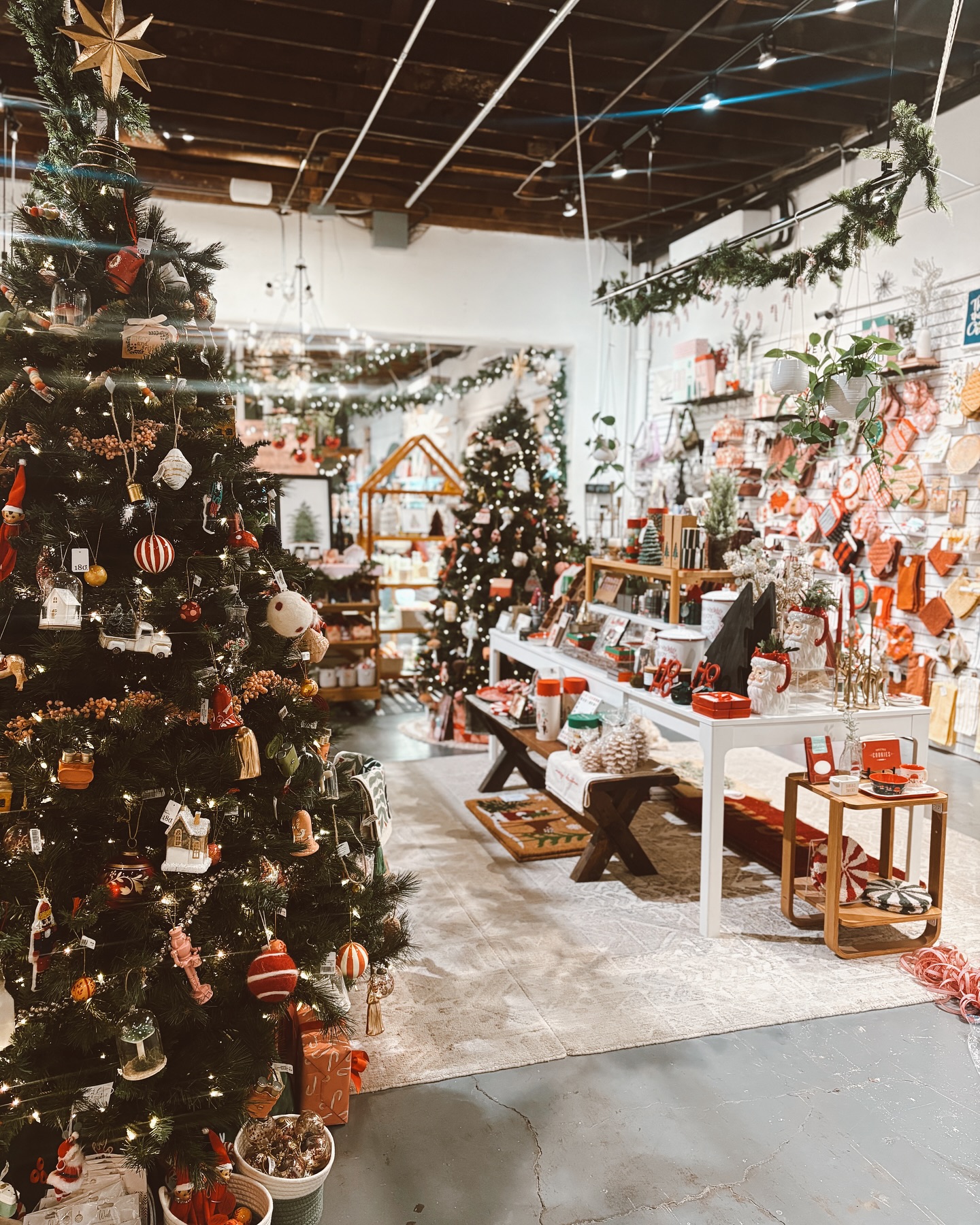 It feels like a dreamy Christmas wonderland in here!! Stop in!❤️