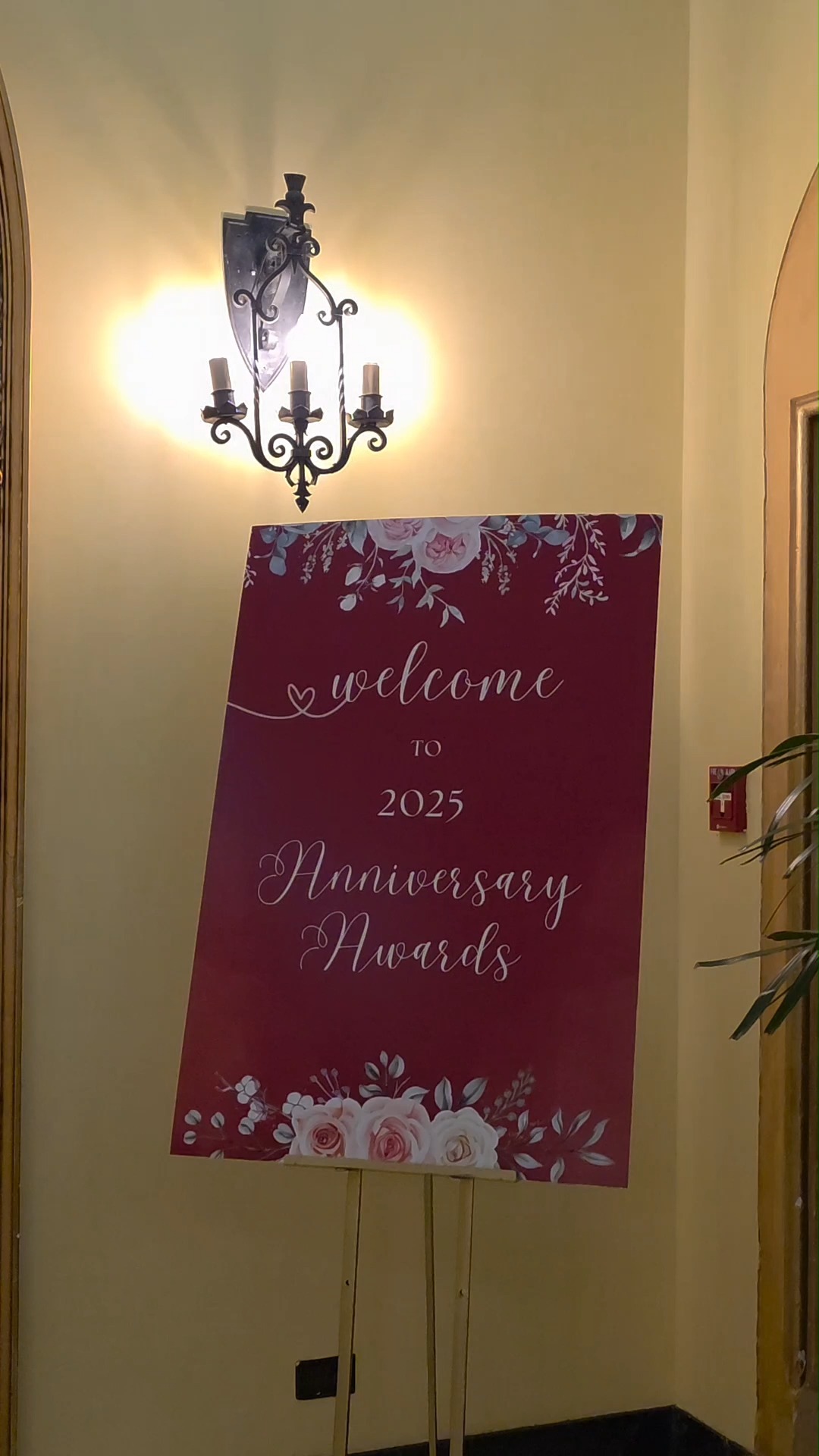 Celebrating dedication, milestones, and the incredible people who make @fairmontbanff truly special. ⭐
We recently had the joy of celebrating team members marking 5 to 45 years of dedication and service at Fairmont Banff Springs. From heartfelt stories to shared laughter, speeches from leaders, and commemorative photos, the evening was a reminder of the commitment and passion that each one of them brings to our teams every day.
Thank you for your unwavering dedication and for making Fairmont Banff Springs such a remarkable place to be.
#MakeSpecialHappen #BanffSprings #ThankYou