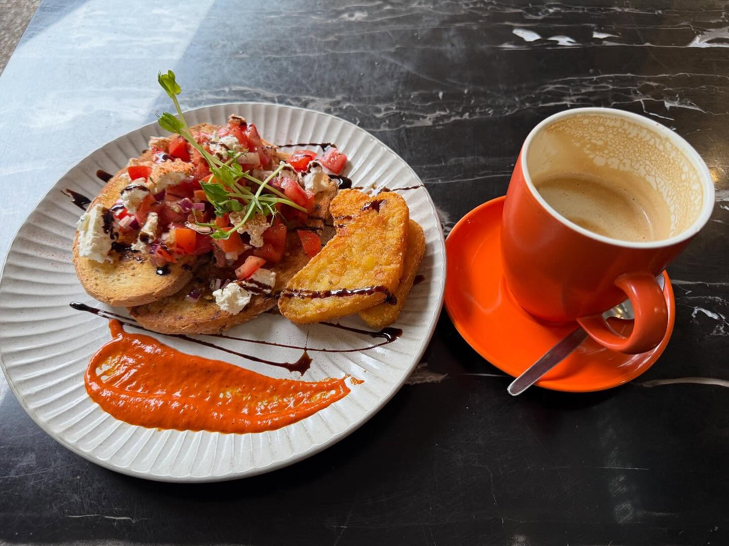 A scrumptious brekkie at @kinkylizard_onhay . Went there for my daily breakfast while in Perth