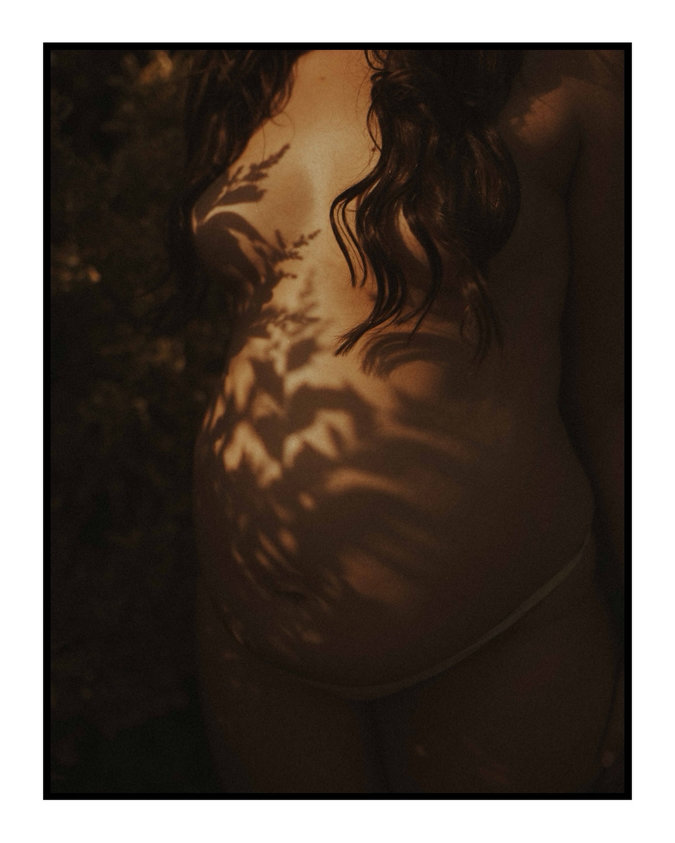 Eines meiner absoluten Lieblingsbilder ✨ Schon fast ein kleiner „Oldie but Goldie“ und eines, das mir besonders am Herzen liegt. Dieses zauberhafte Shooting durfte ich mit der lieben @annasophia machen🩷
#maternity
#liebeimbauch❤️
#schwangerschaftsfotografie
#pregnancyphotoshoot