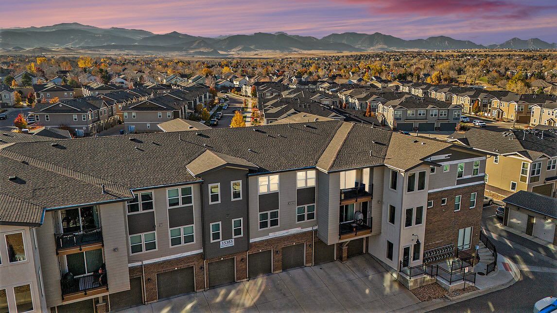 🚨 COMING SOON - CONDO FOR SALE IN ARVADA!
2 Bedrooms | 2 Bathrooms
1,348 Total SF | #WesTown | 3rd Floor
☎️ Call/Text/Email for more information or a private showing!
Listing Agent: Natalia Blackie | HomeSmart Realty | 720-507-4784
✅ 2 Bedrooms/ 2 Bathrooms
✅ 3rd Floor Unit (No Neighbors Above)
✅ Elevator Access
✅ Secure Building Entrance
✅ Laminate Flooring
✅ Open Floor Layout
✅ Built in 2017 🔨
✅ Kitchen and Bathrooms with Quartz countertops
✅ Community Pool 💦
✅ And so much more!
Listed by Natalia Blackie, HomeSmart Realty
#Colorado #RealEstate #Arvada #homesmartrealty
Each office is independently owned & operated.