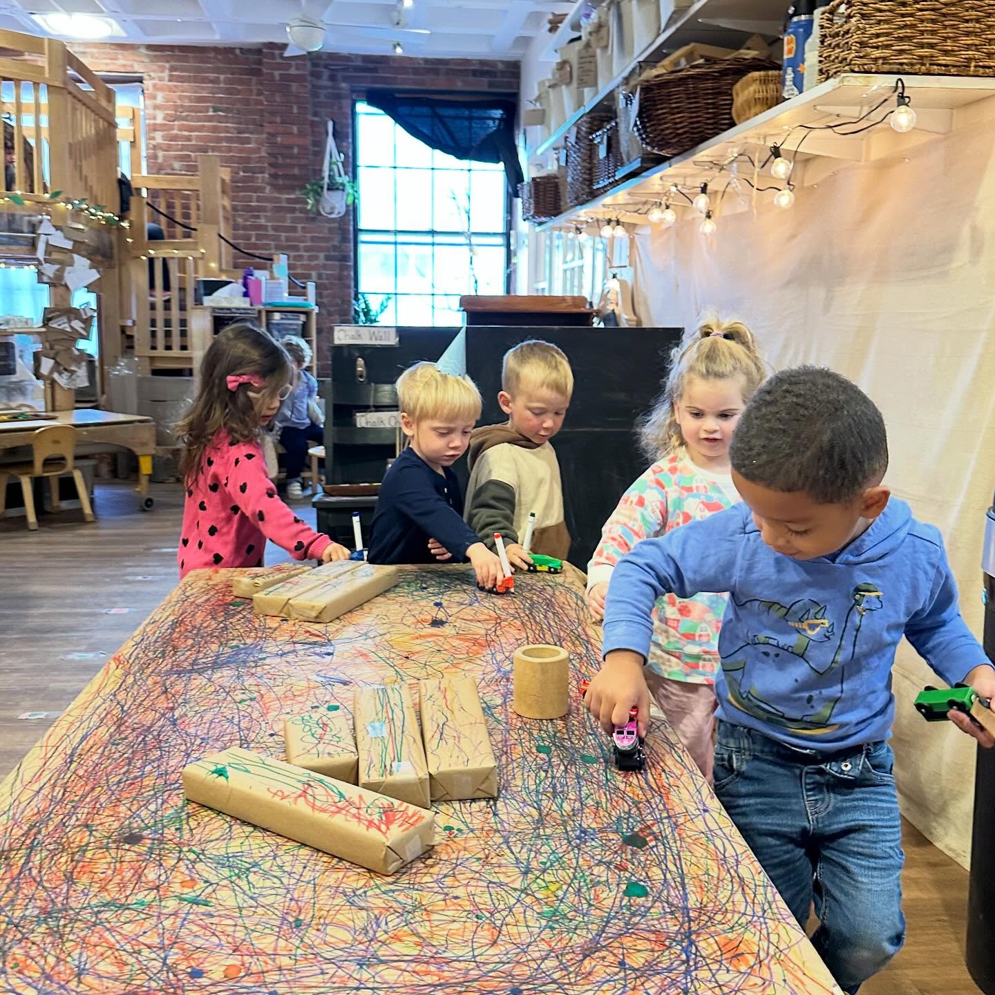 All aboard the magic train ride in the Red Room!🚂 This collaborative classroom installment, inspired by a favorite listening center story, has friends coming back to add new ideas and elements of play each day!