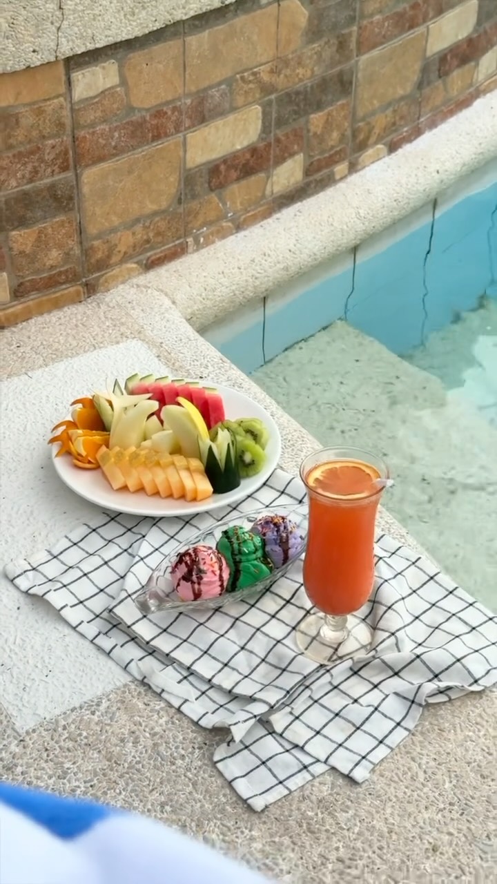 Slow down and savor the moment. Let Poolside Patio redefine your idea of relaxation. 🍹🍍
sunlighthotelsandresorts.com/setir-dining
#DoseOfSunlight #PoolsidePatio #Food #Travel #Philippines