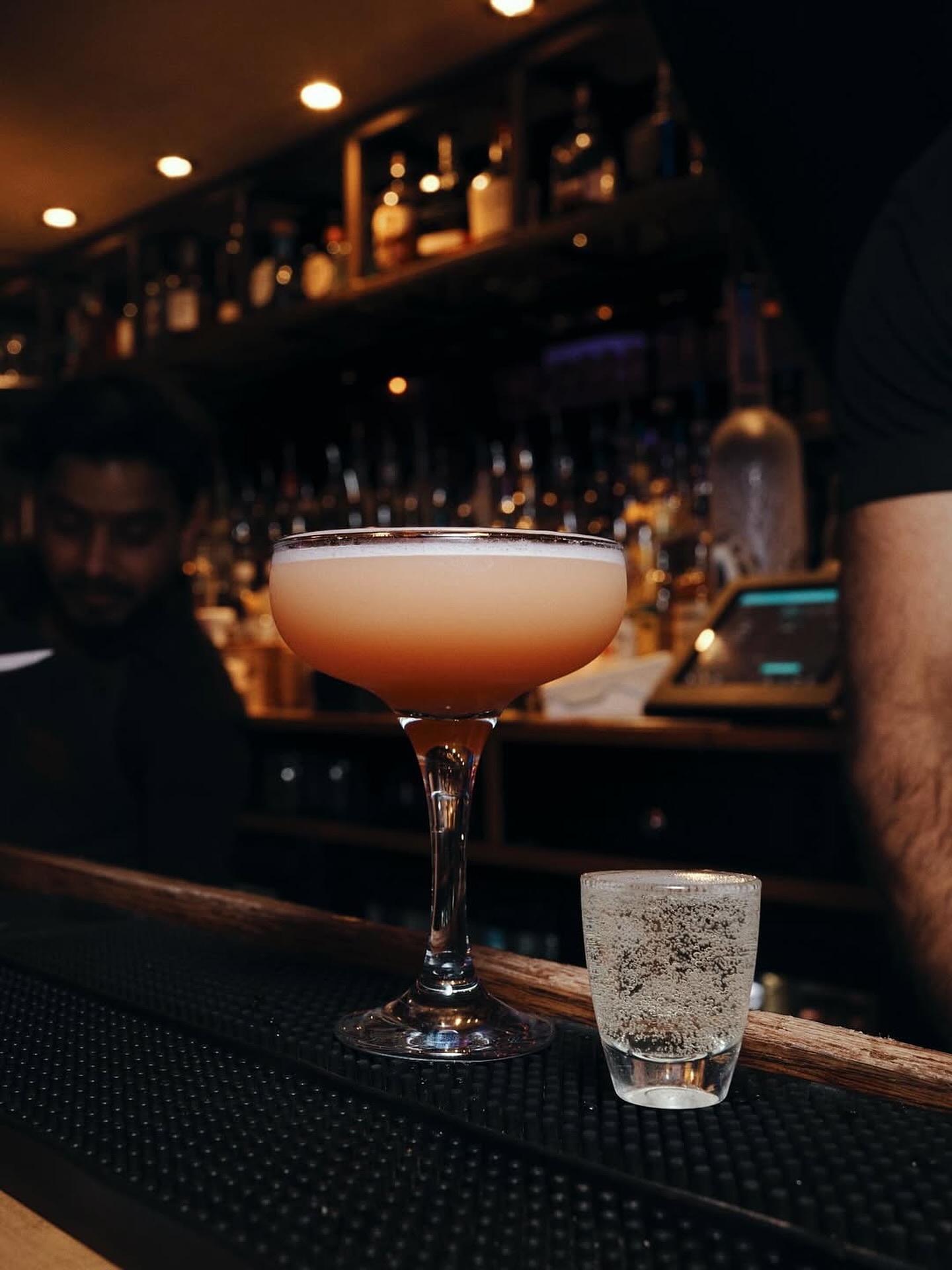 Pornstar Martini to kick off the weekend? Always a good idea.
Fun fact: that little shot of prosecco isn’t just for show. It’s meant to cleanse your palate between sips and balance the sharpness of the passionfruit. The perfect way to drink it? Sip the cocktail, then sip the prosecco.
Never tried one? No better time than tonight.
.
.
#HanksOxford #SeeYouAtHanks #OxfordNights #HanksCocktails #PornstarMartini #OxfordBars #DrinkUpOxford #HanksVibes #CocktailsAtHanks #HanksHangout #LateNightOxford #GroupChatPlans #HanksOnAMonday #PassionfruitPerfect #OxfordLife #MondayMood #CocktailCulture #HanksAfterDark #WeekendStartsHere