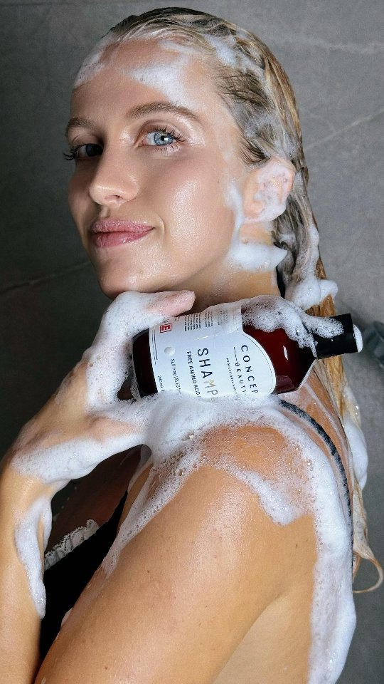 💫 Kişiselleştirilebilir Saç Bakım Ritüelini Keşfet 💫
Her saç farklıdır, her saçın bir hikayesi vardır. 🌿
Concept Beauty ile artık kendi hikayeni yazma zamanı!
💧 Kişiselleştirilebilir şampuan sistemiyle, baz şampuanına saçının ihtiyacına göre 1, 2 veya 3 Shot ekleyerek formülünü oluştur.
✨ Dökülme önleyici
✨ Nemlendirici
✨ Yağlanma Dengeleyici
✨ Kepek Karşıtı
✨ Renk Koruyucu
✨ Keratin
✨ Bukle Belirginleştirici
✨ Yapılandırıcı
Ve en güzeli…
Aynı anda birden fazla soruna tek şampuanla bakım yapabilirsin.
Dökülme + Kuruluk + Kepek gibi kombinasyonlar artık senin kontrolünde 💛
Ritüel duşla bitmiyor...
🌸 ACT Saç Serumu → Saç köklerini besler
💆♀️ Protein Kompleks Maskesi → Saç telleri onarır
💫 Saç Bakım Serumu → İpeksi parlaklık verir
Her adımda saçın daha sağlıklı, daha canlı...
Çünkü güzellik, formülünde saklı. ✨
🌐 Daha fazlası için: www.conceptbeauty.com.tr
#ConceptBeauty #KendiŞampuanınıTasarla #SaçBakımRitüeli #KişiselleştirilebilirBakım #SağlıklıSaçlar #SaçBakımSeti #Temiziçerik #CustomHaircare #HairCare #ParlakSaçlar