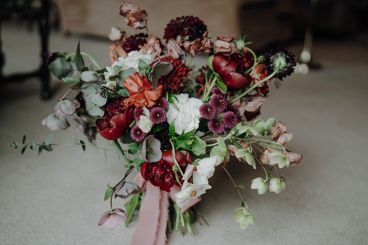 Bold and Lux…
Your bridal bouquet doesn’t have to whisper, we like ours to sing! Why do I have Shania Twain singing in my head…
Textured, colour-soaked and pure joy. Because different can still feel deeply romantic.
The Duchess 💋
Amazingly photographed by
1. @delandjjweddings
2. @fdyoungphotography
3. @bearandbutterflyphotography
4. @keithbriggsphotography