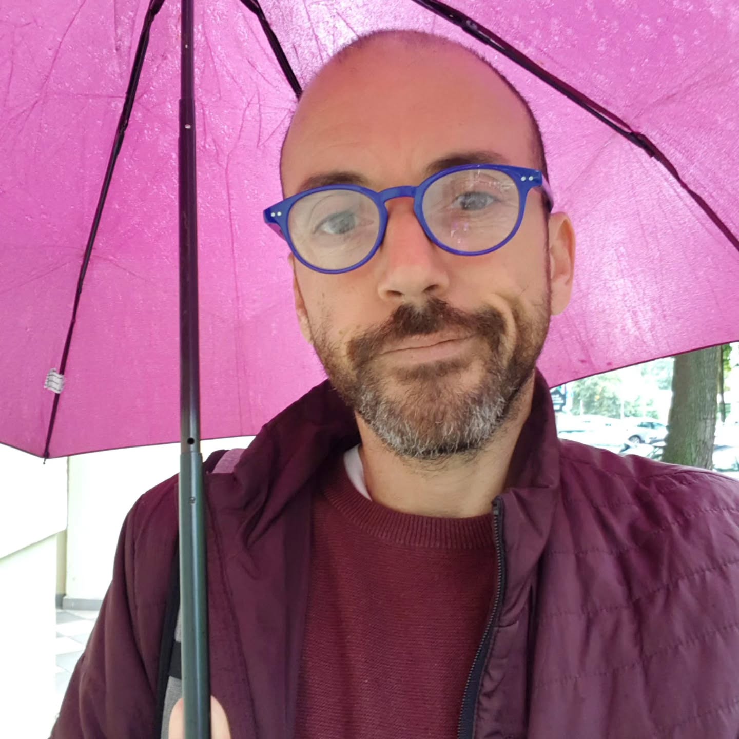 ברלין בגשם: הופכים את הטיפטוף להזדמנות!
אם יש משהו שאני יכול להבטיח לכם בברלין, זה שבסוף תיתקלו בגשם. במקום לתת למטריה להרוס את התוכניות, אני מאמין שיום גשום הוא התירוץ המושלם לגלות את הפנינים המקורות והנסתרות של העיר.
יום כזה מזמין אותנו לעצור, לנשום, ולגלות את ברלין מבפנים – במקומות שמספרים את הסיפור שלה בצורה הכי חמה ונעימה.
במדריך שלי, ריכזתי את כל הפתרונות:
🏛️ המוזיאון הסודי ליד נהר השפרה (זה שכל התיירים מפספסים).
הסודות הבלתי צפויים שקורים מתחת לאדמה (ברלין התת קרקעית).
אטרקציות תרבותיות שהן חוויה בפני עצמה.
רוצים לדעת בדיוק לאן ללכת כשהשמיים נפתחים?
המדריך המלא "מה עושים בברלין כשיורד גשם" מחכה לכם בבלוג! קישור בביו.
#ברלין #גשםבברלין #מהלעשותבברלין #חורףבברלין #טיפיםלטיול #BerlinRain #WinterInBerlin #BerlinByShai