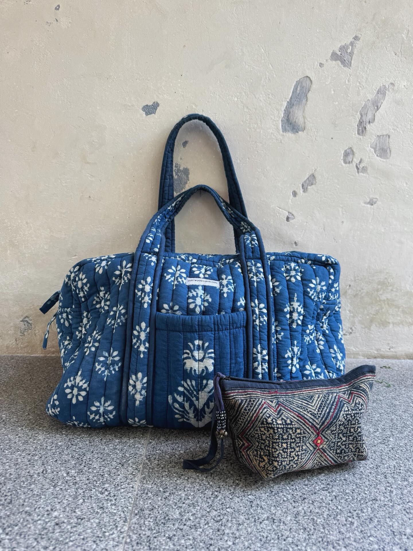 Summer and holidays are coming!
And our hand Blockprinted Quilted NILA Weekend Bag is here for all of your travel adventures! Hand crafted with love and special care 💙
