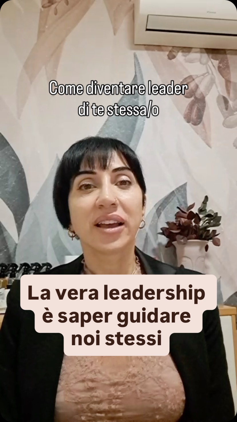 La vera leadership inizia da dentro.
Non è controllo, ma presenza.
Non è forza, ma coerenza con ciò che senti.
Quando impari a guidare te stesso, non hai più bisogno di dimostrare niente.
🌿 Abita te stesso. Da lì, tutto torna al suo posto.
#leadership #crescitapersonale #consapevolezza #psicoterapia