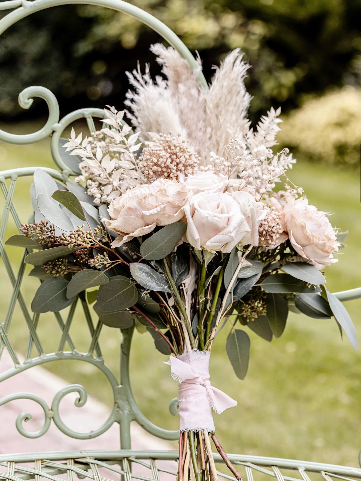 Did you know that we offer a range of beautiful fresh, faux and mixed bouquets - starting from as little as £30. Reach out to us today to learn more about our floristry packages #yorkshirewedding #yorkshireweddingsuppliers #yorkshireflorist #yorkshireweddingstylist