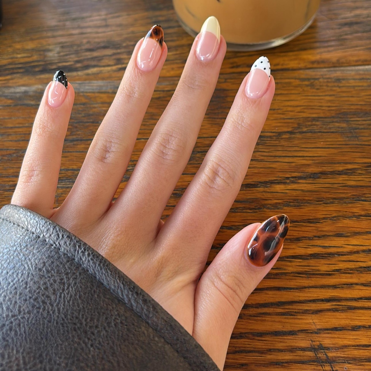 The best weekend nails πββοΈπ
π»
Beautiful set done by our lovely girls at the Gosh Nails branch providing the best customer service π.
To make a booking contact our:
Business whatapp nr : 081 500 2238