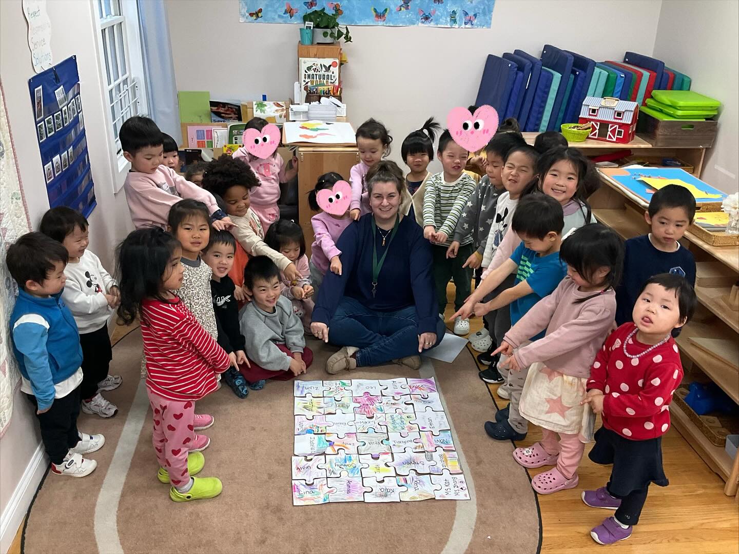 This week in After School, the children worked together to create a giant jigsaw puzzle — with each child designing their own unique puzzle piece! Once everyone finished, we joined all the pieces together to form our very own collaborative masterpiece. Each child took great pride in their work, knowing they are an important and irreplaceable piece of our puzzle! 🧩✨
#sunrisemontessorinatick #afterschool #jigsawpuzzles #childrenworkingtogether #groupwork