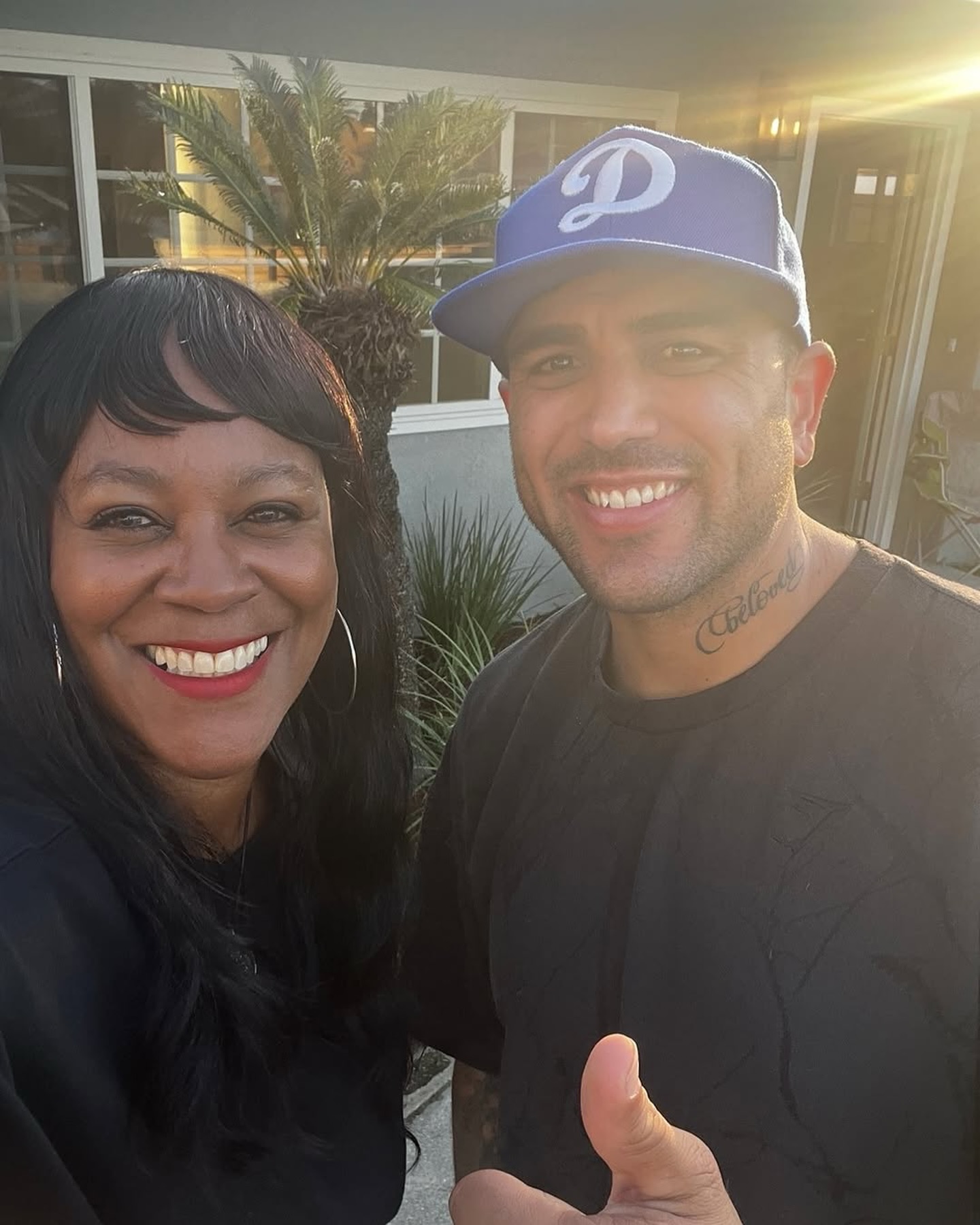 I had the honor and privilege of meeting @david_theboxingcoach — yes, the same man who caught @shoheiohtani’s 3rd home run ball at one of the greatest games ever (10 strikeouts and 3 homers)! 🙌🏽
He pulled up to my Open House in Santa Fe, smiled, and said, “I’m going to buy this house.” 🏡💫
As we talked, he shared how through every struggle, he knew God had never left him.
That moment touched my heart. 💖 Every connection, every conversation — it’s all divine alignment.
✨But God!✨
#DivineAppointments #FaithInAction #GodIsGood #OpenHouseBlessings #TheWellnessRealtor #BaseballAndFaith #GratefulHeart #ShoheiOhtani #SantaFeHomes #realestatewithpurpose