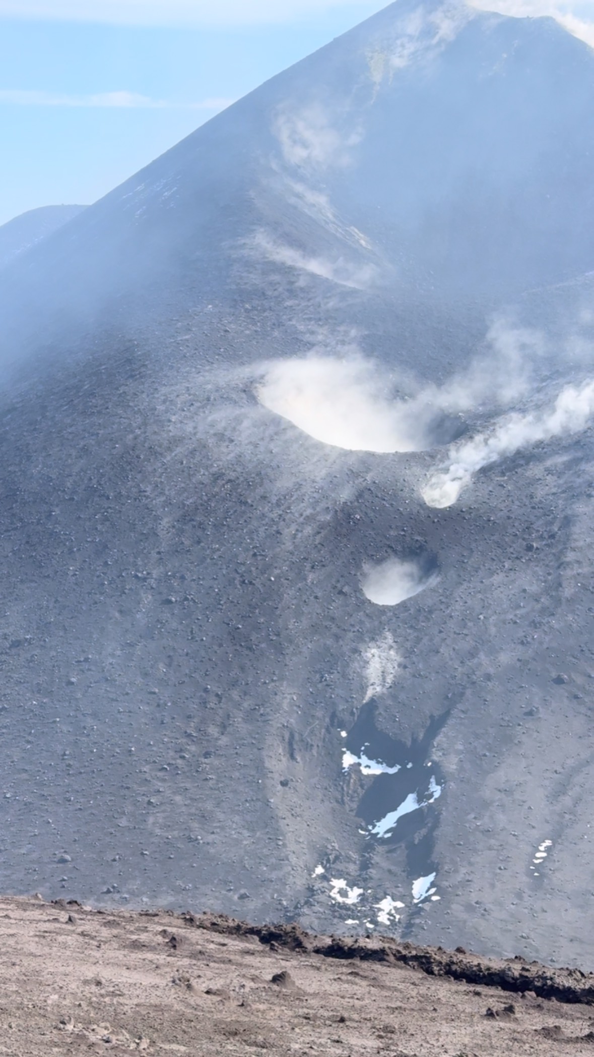 #Etna • The southeast crater flute 🪈🌋