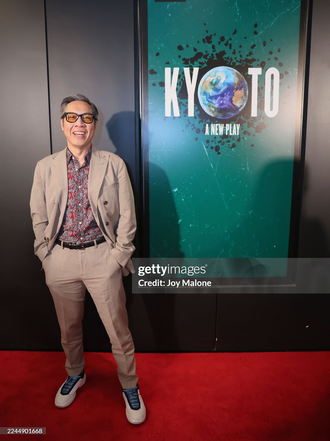 I’m with her and she’s with us. HILLARY came to KYOTO. Thank you, @hillaryclinton!