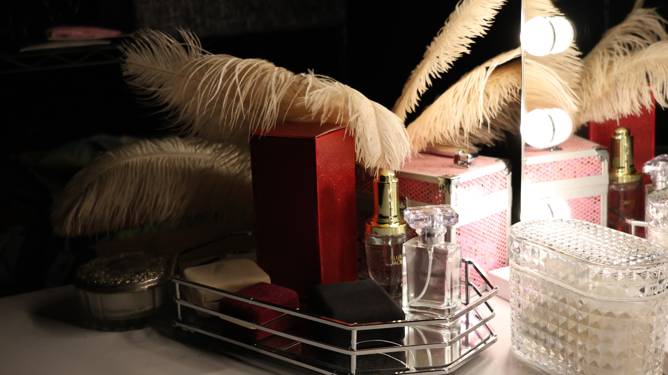 How to Kiss Your Co-Star. Congrats Bella!