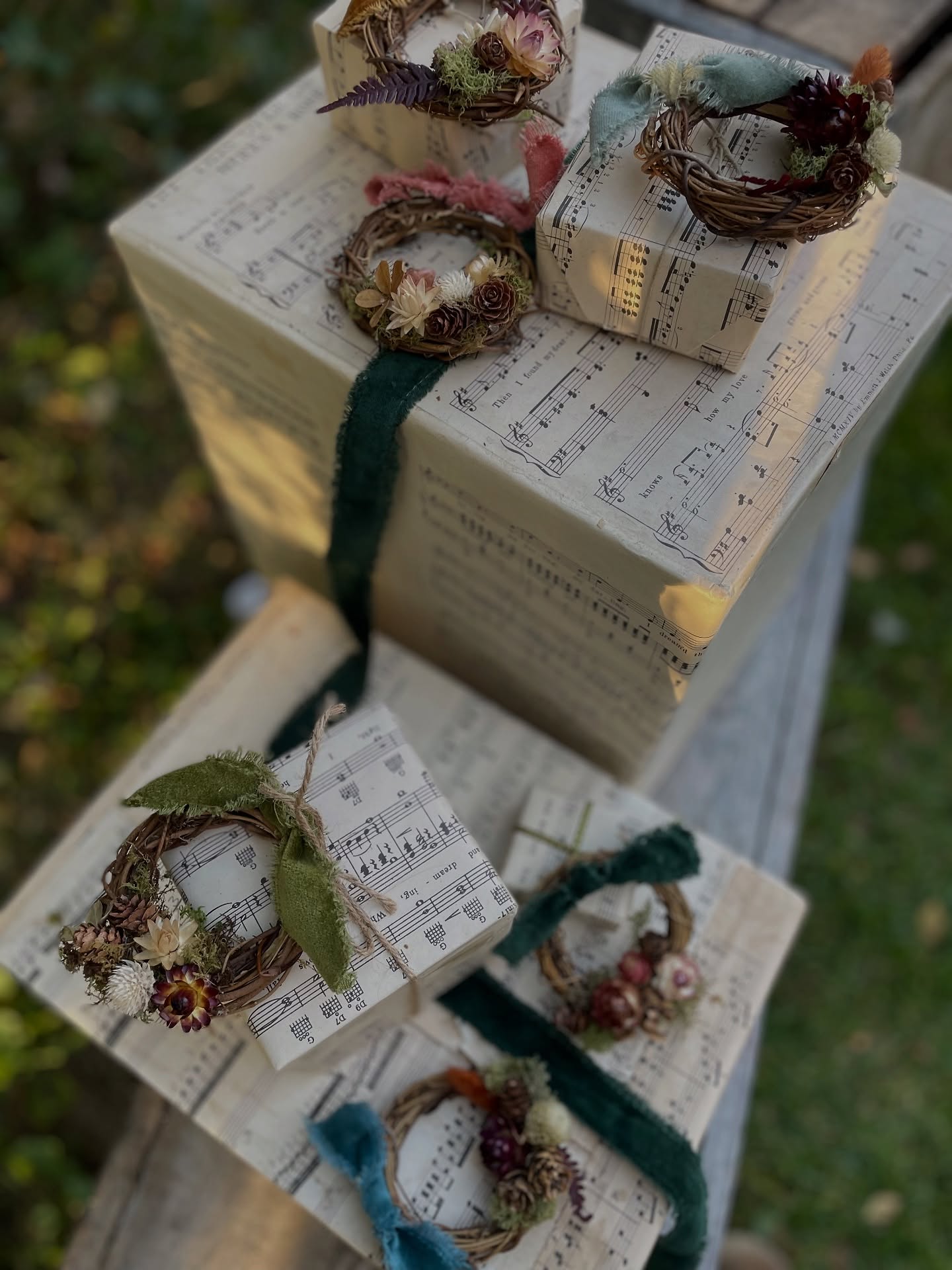 Another fun, handmade holiday Workshop option, A Sweet Wreath Bar. Participants will choose to design a 7" seasonal Sweet Wreath or create a set of 5 Tiny Wreaths.
These make thoughtful gifts and gussy up your gift wrap.
Friday, 11/21 6:00pm
Saturday, 11/22 10:00am and 1:00pm
All supplies provided
Visit website-> Events to sign up