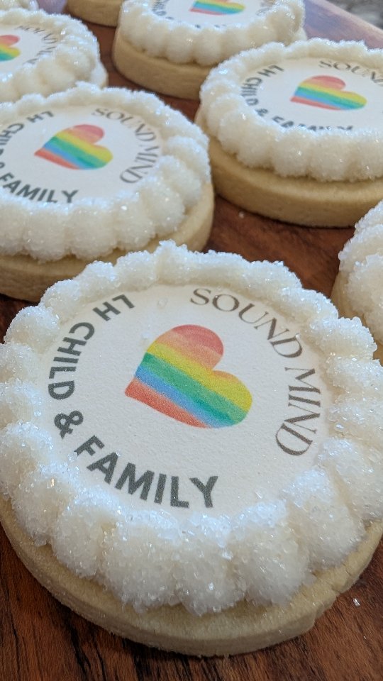 Nothing can beat saying thank you with cookies! Thank you @soundmind.lmft for trusting us with such a special delivery 🩷